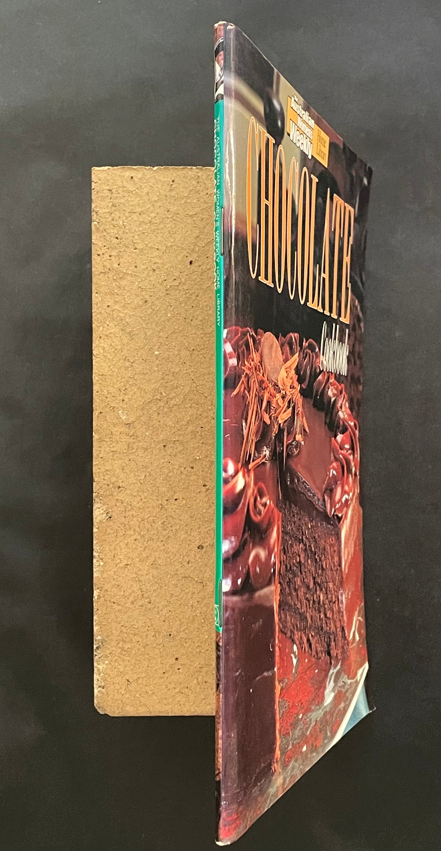 Chocolate Cookbook by Maryanne Blacker