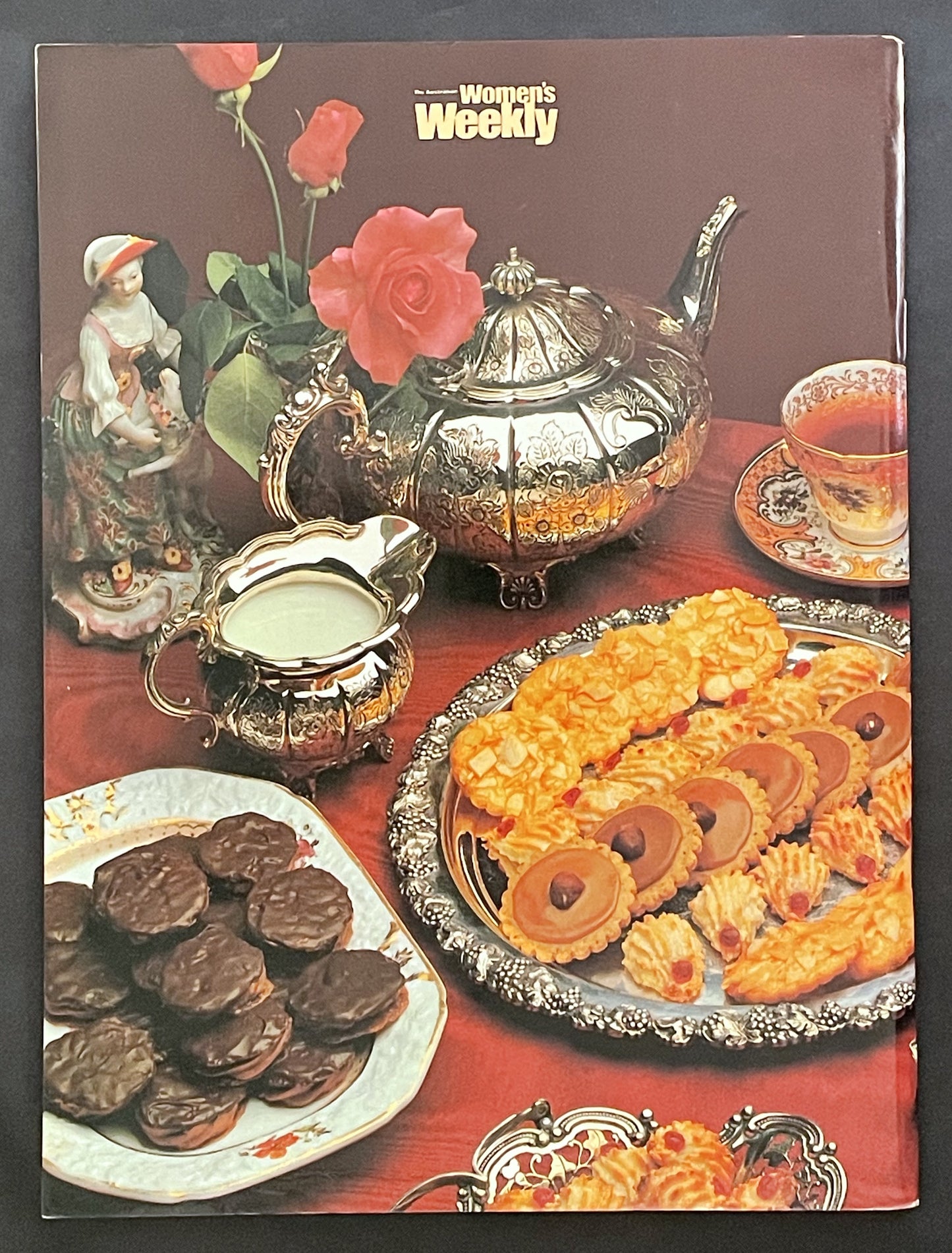 The Big Book of Beautiful Biscuits by Australian Women's Weekly