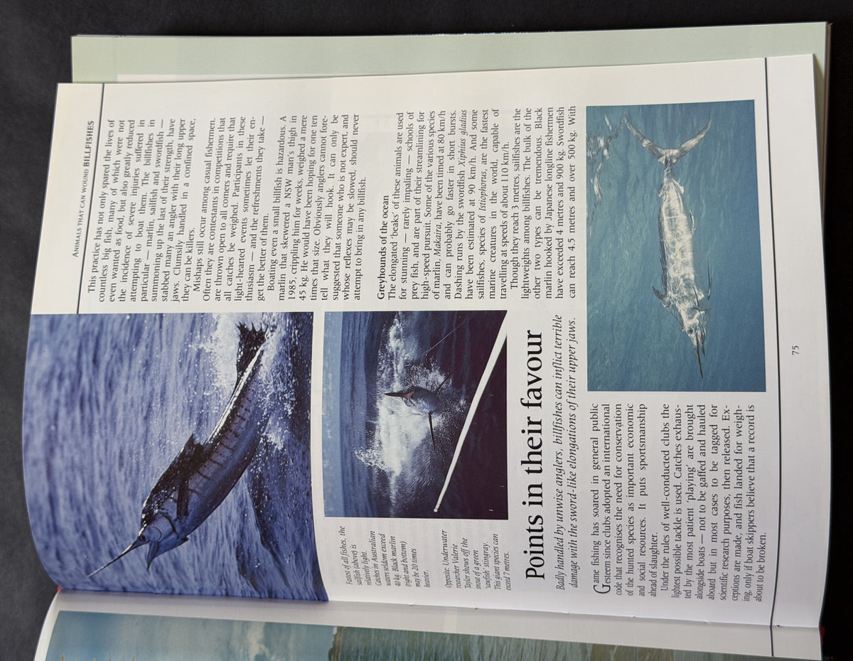 Australia's Dangerous Creatures by David Underhill, Struan Keith Sutherland