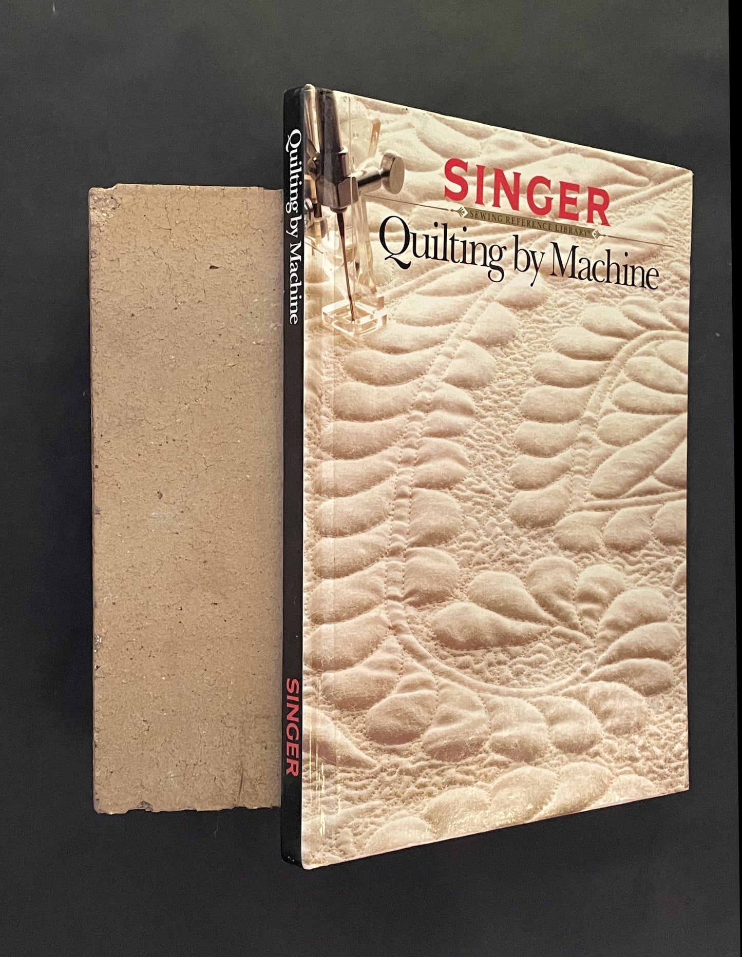 Quilting by Machine by Cy DeCosse Incorporated