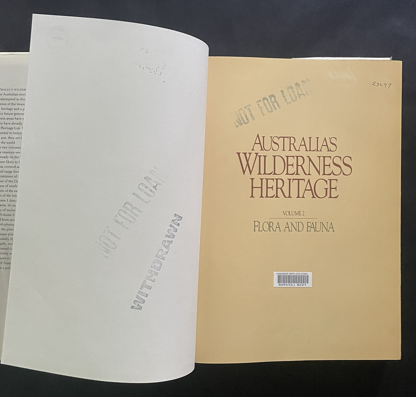 Australia's Wilderness Heritage: Flora and fauna by Leo Meier
