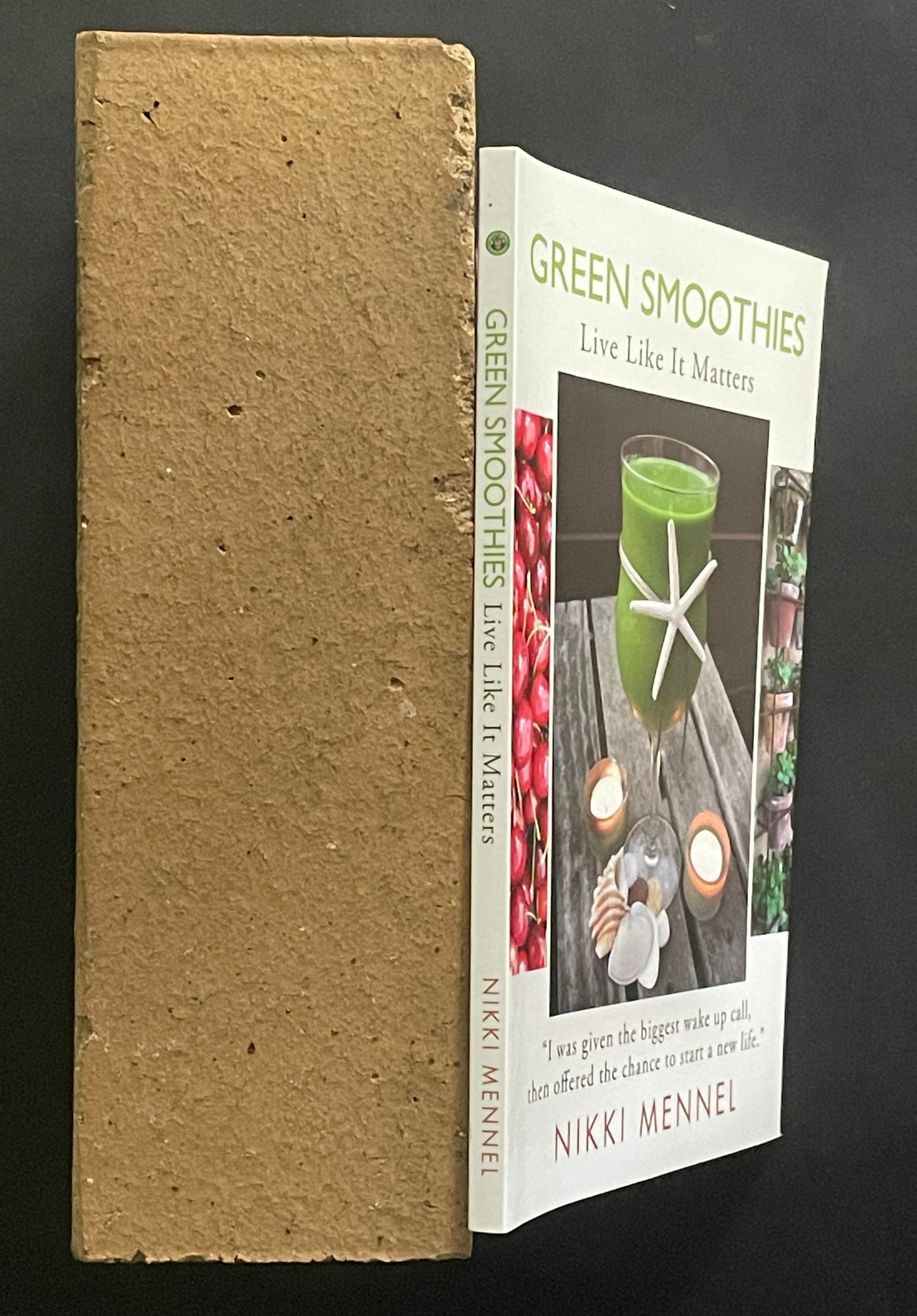 Green Smoothies by Nikki Mennel