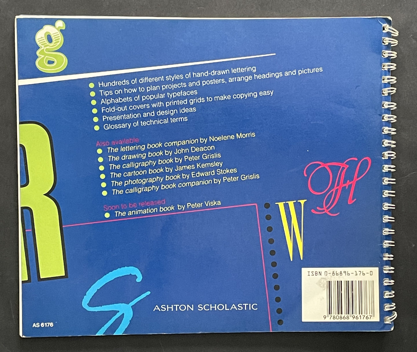 The Lettering Book by Noelene Morris