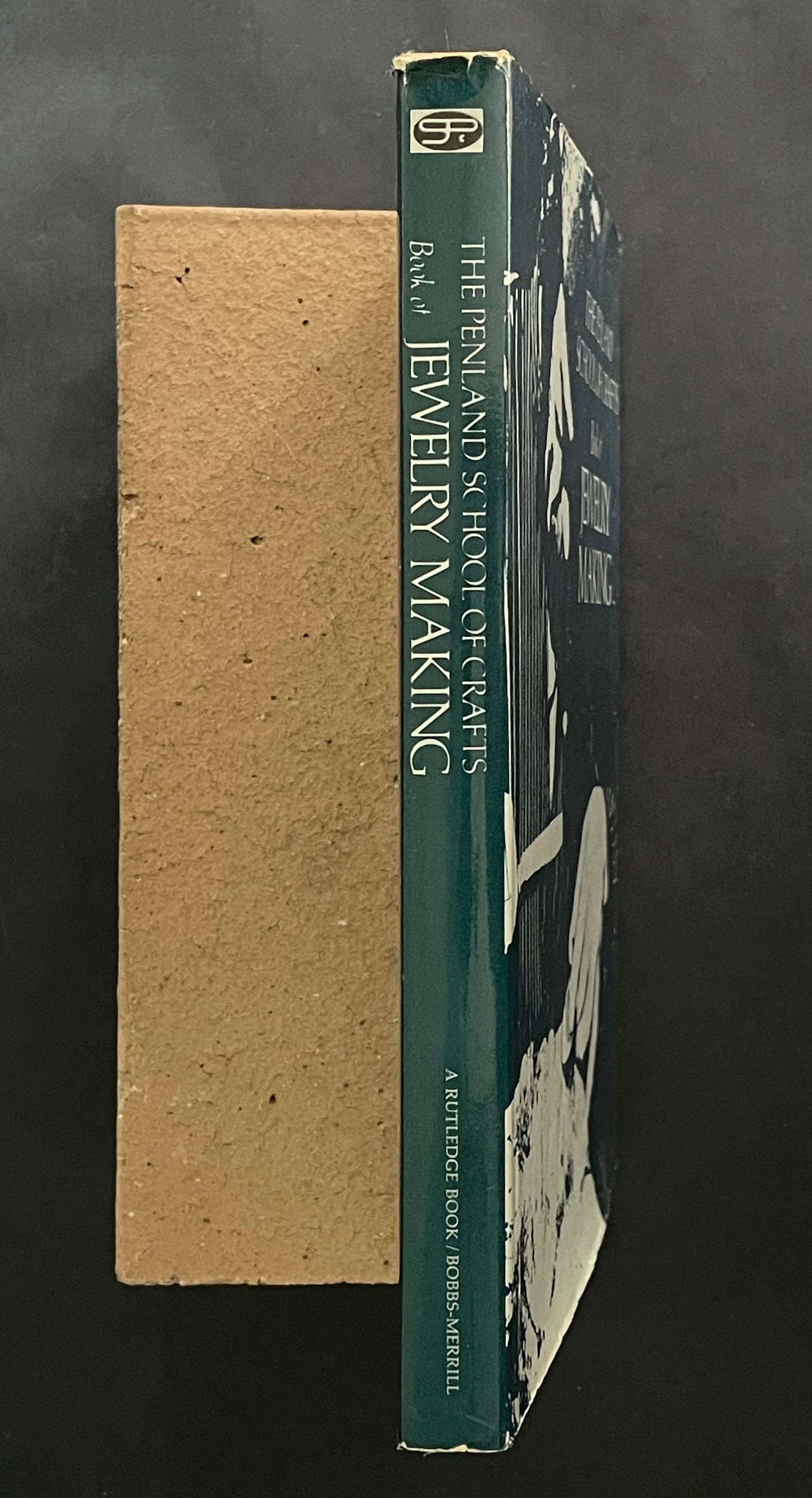 The Penland School of Crafts Book of Jewelry Making by John Coyne