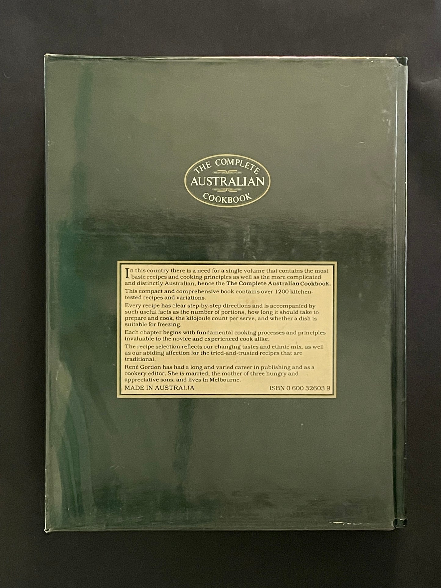 The Complete Australian Cookbook by René Gordon
