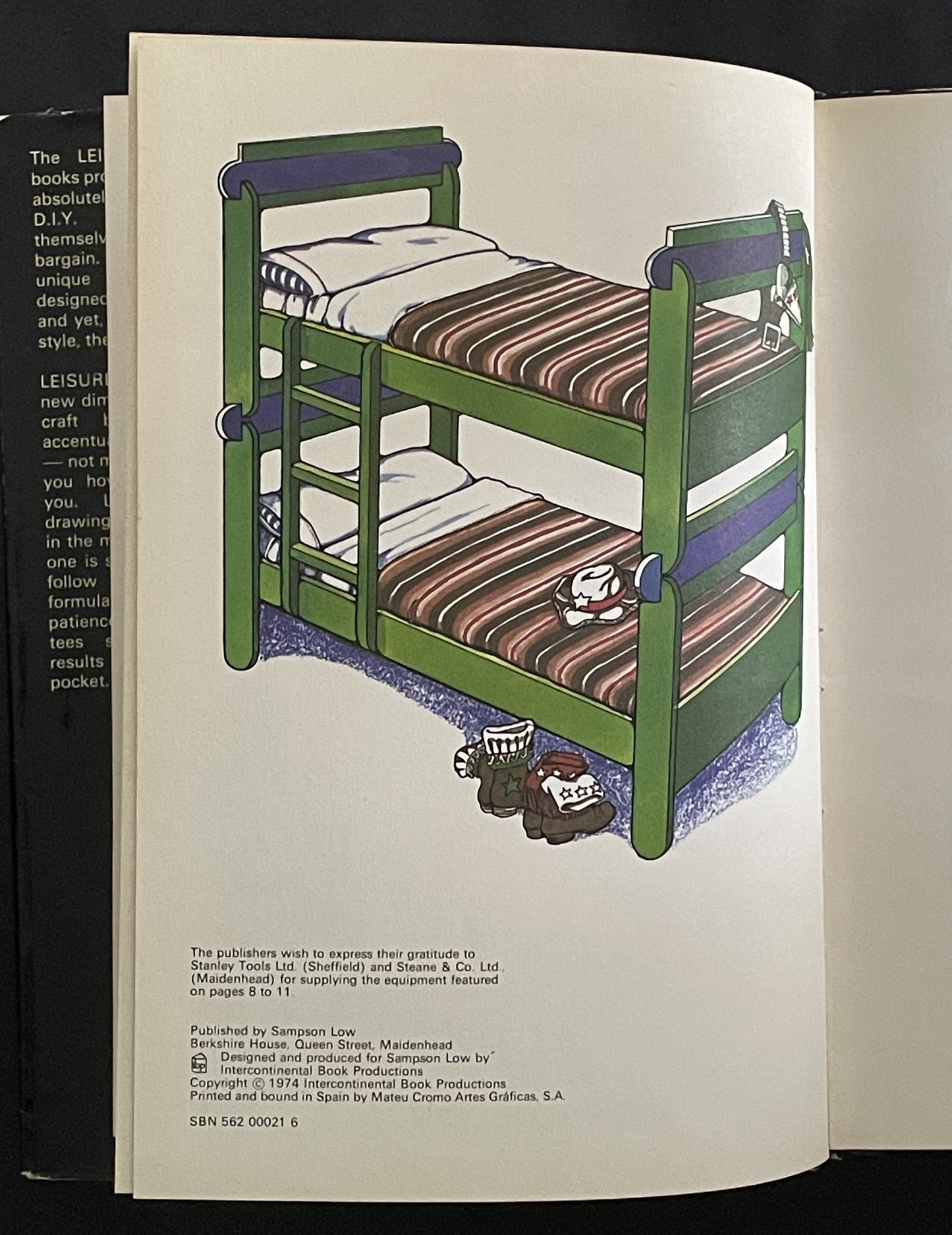 LEISURETIME Fashioning Furniture by John Trigg and David Field