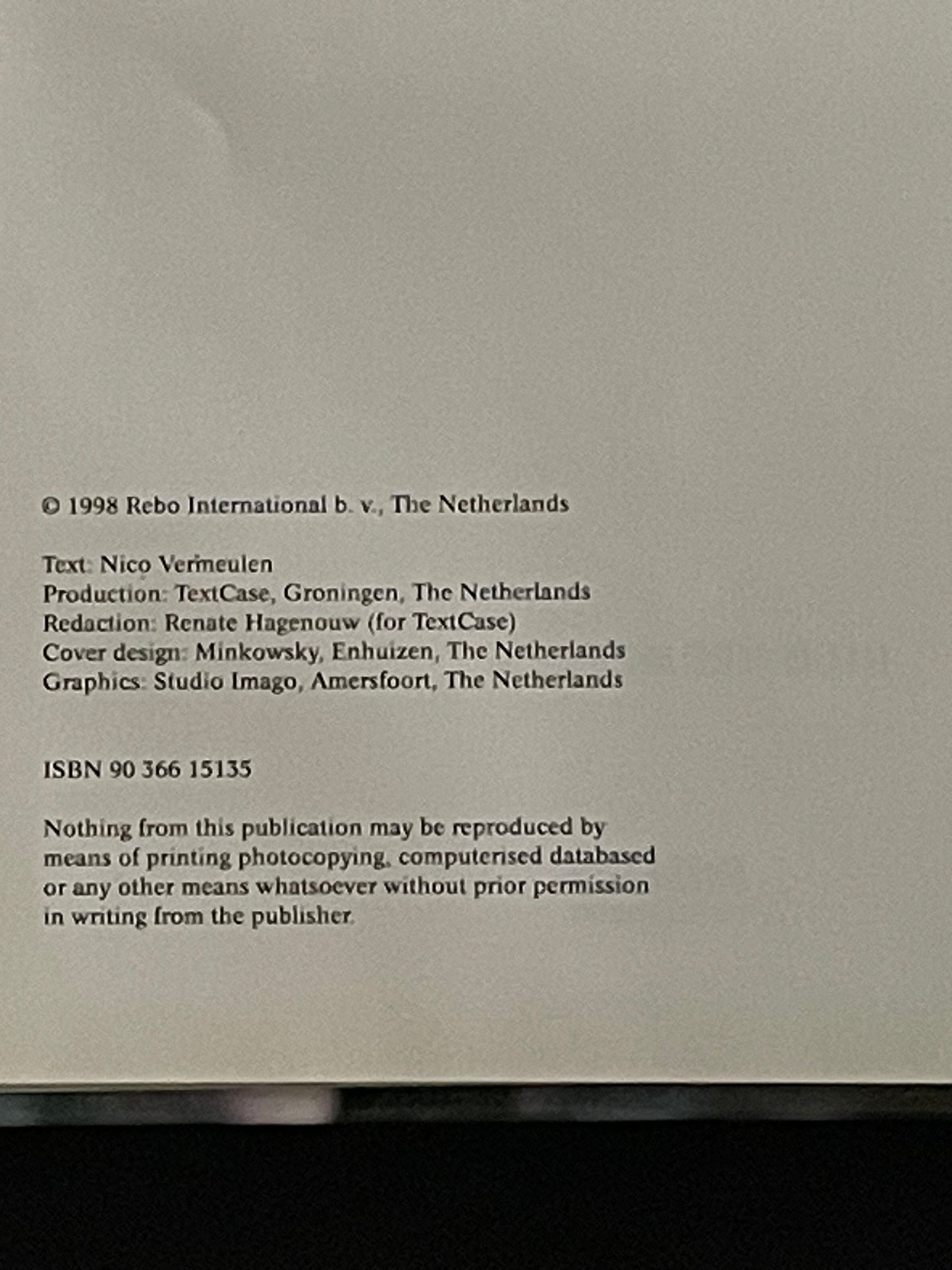 The Complete Encylopedia Roses by Nico Vermeulen