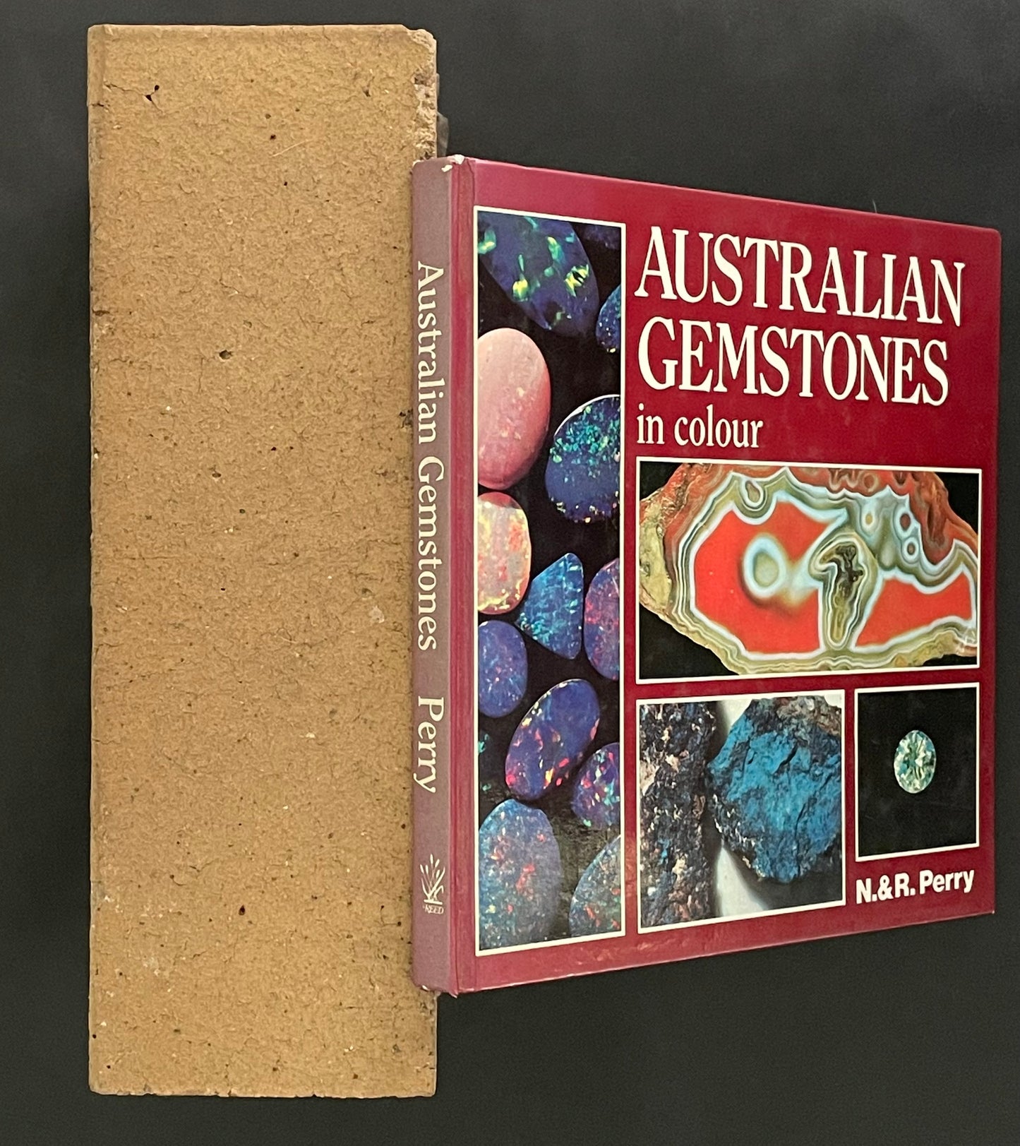 Australian Gemstones in Colour by Nance Perry, Ron Perry