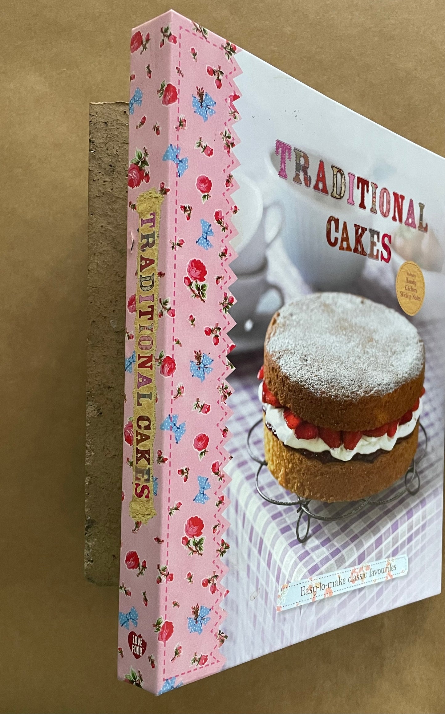 Traditional Cakes by Parragon Book Service Limited