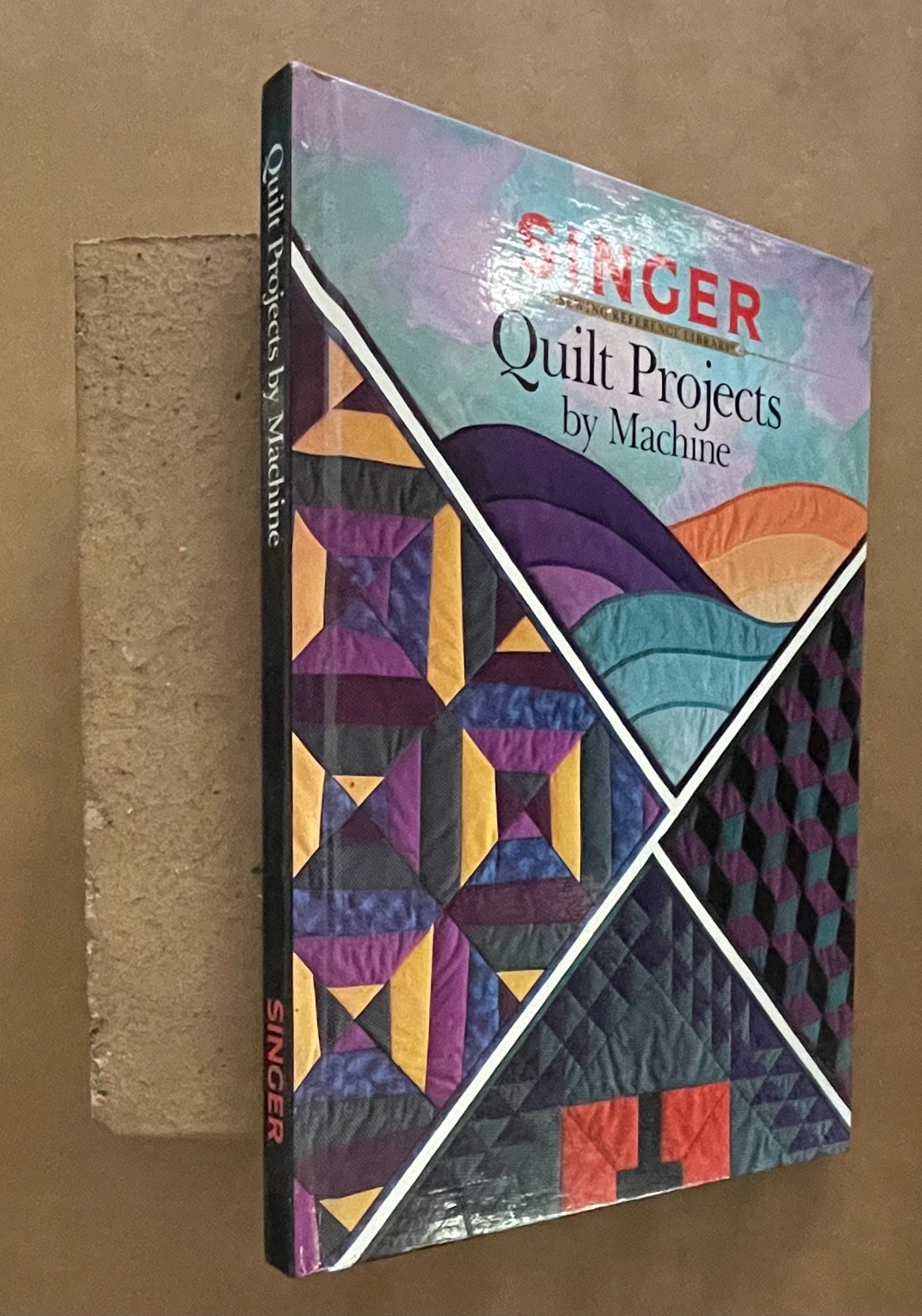Quilt Projects by Machine by Cy DeCosse Incorporated