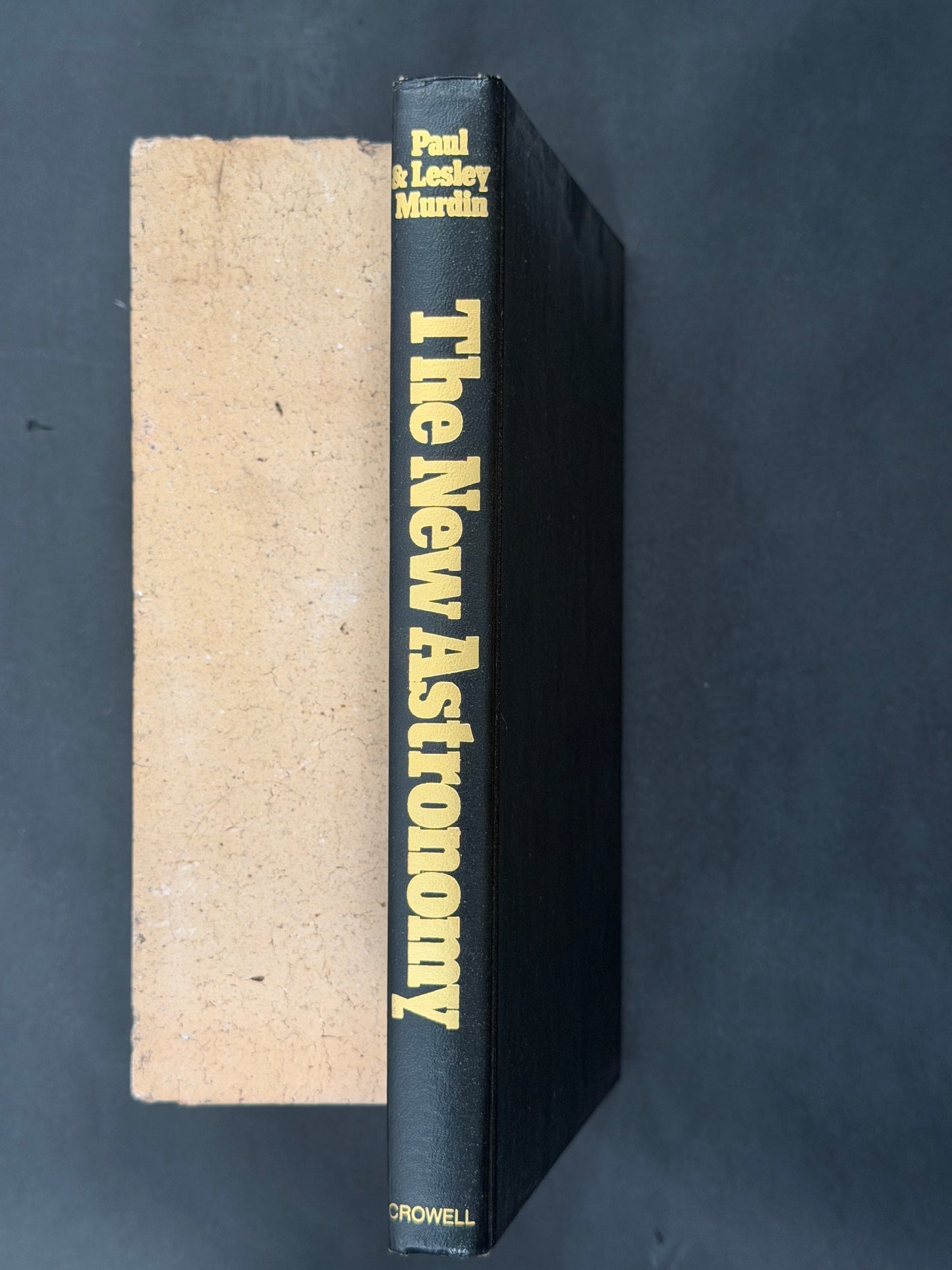 The New Astronomy by Paul & Lesley Murdin
