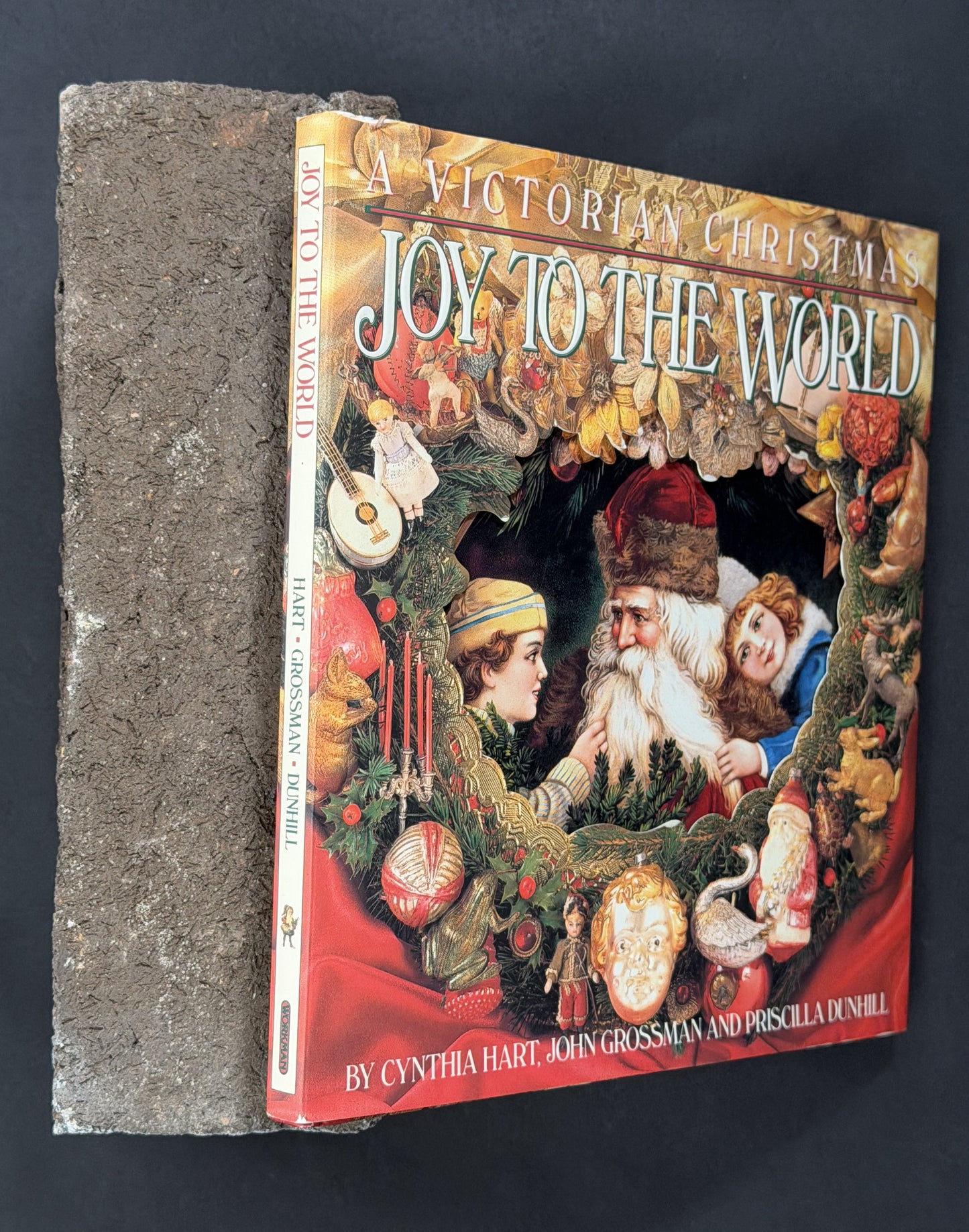 Joy to the World by Cynthia Hart, John Grossman, Priscilla Dunhill