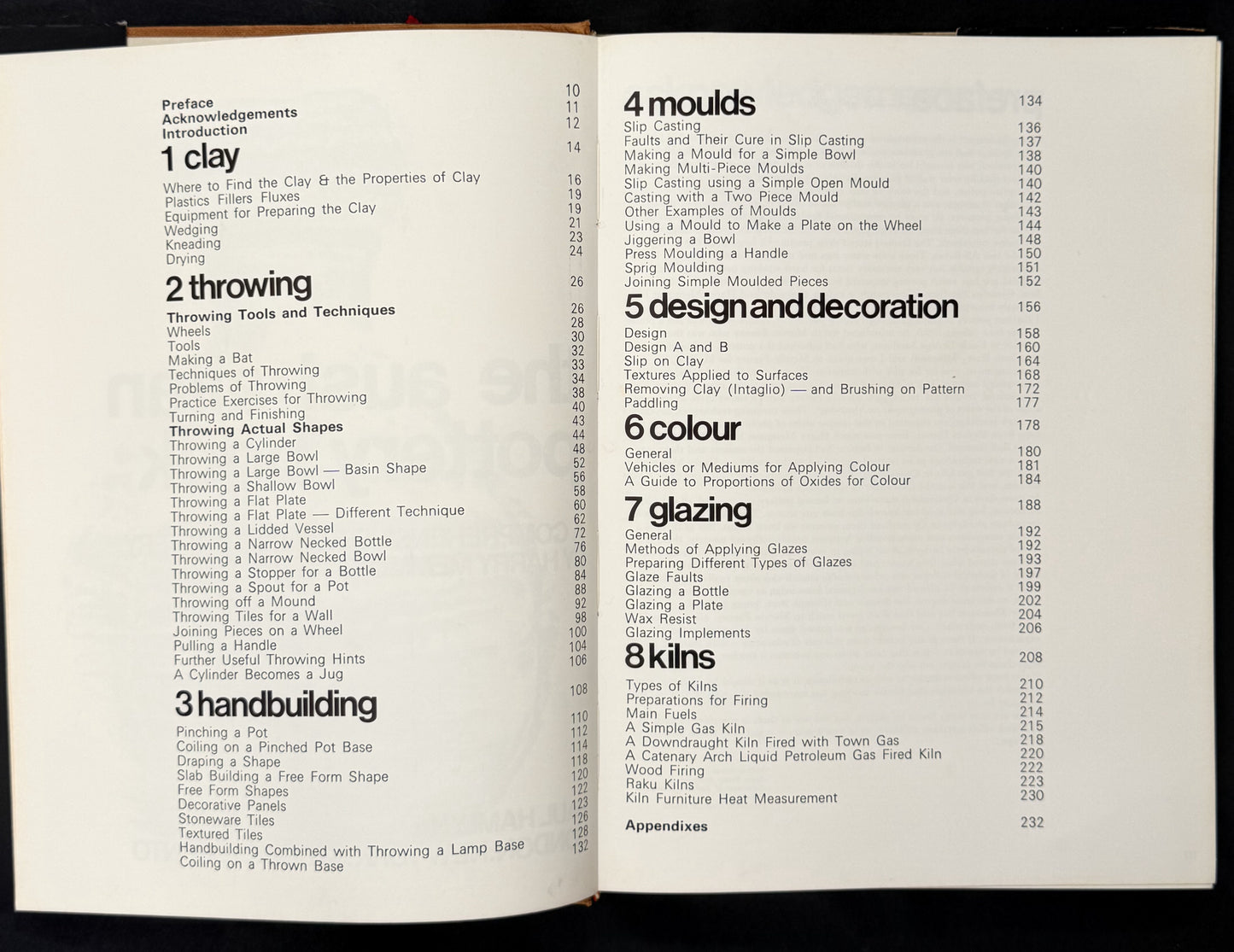 The Australian Pottery Book by Harry Memmott