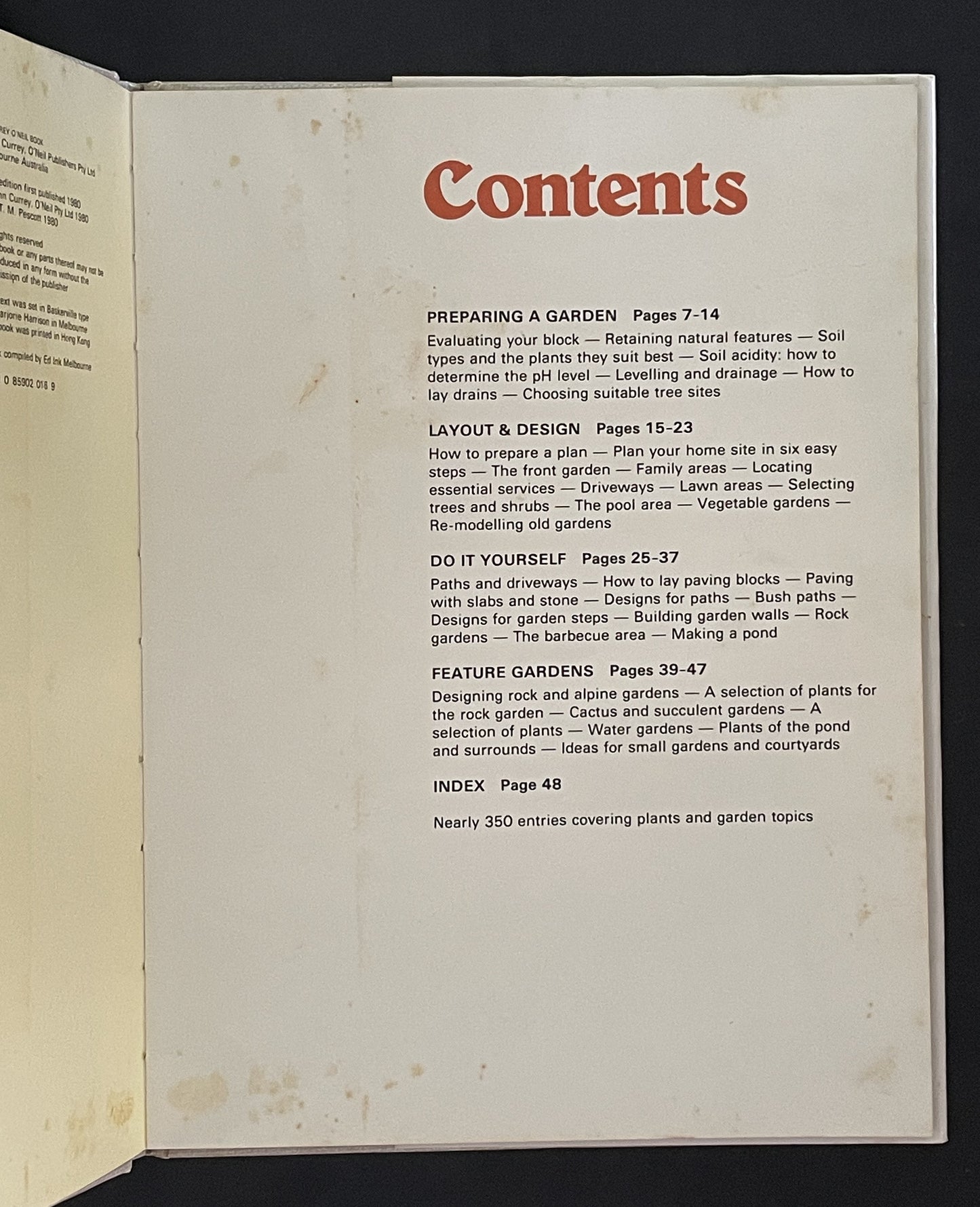 Design and Build an Australian Garden by Richard Thomas Martin Pescott