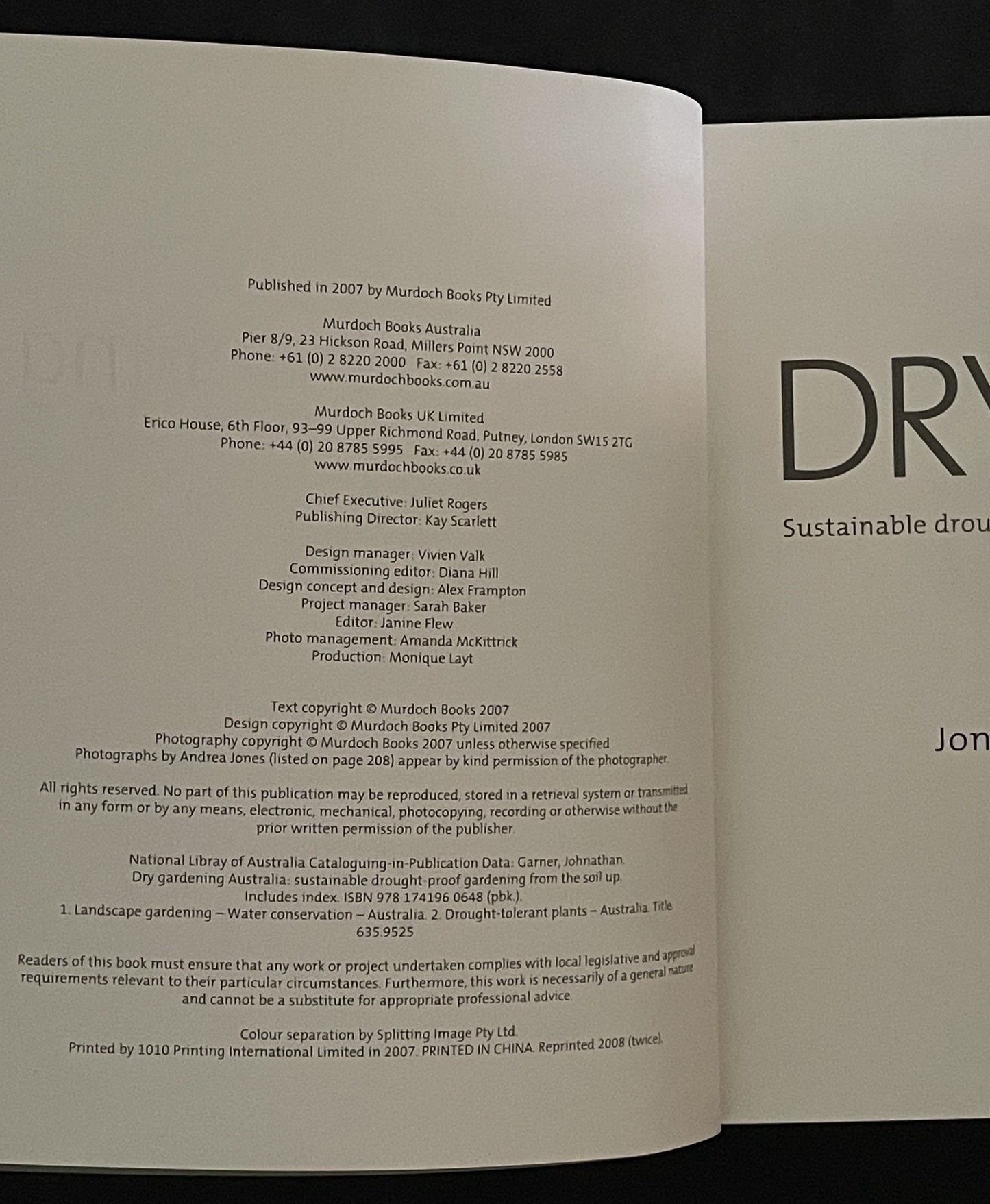 Dry Gardening Australia by Jonathan Garner, Sarah Baker