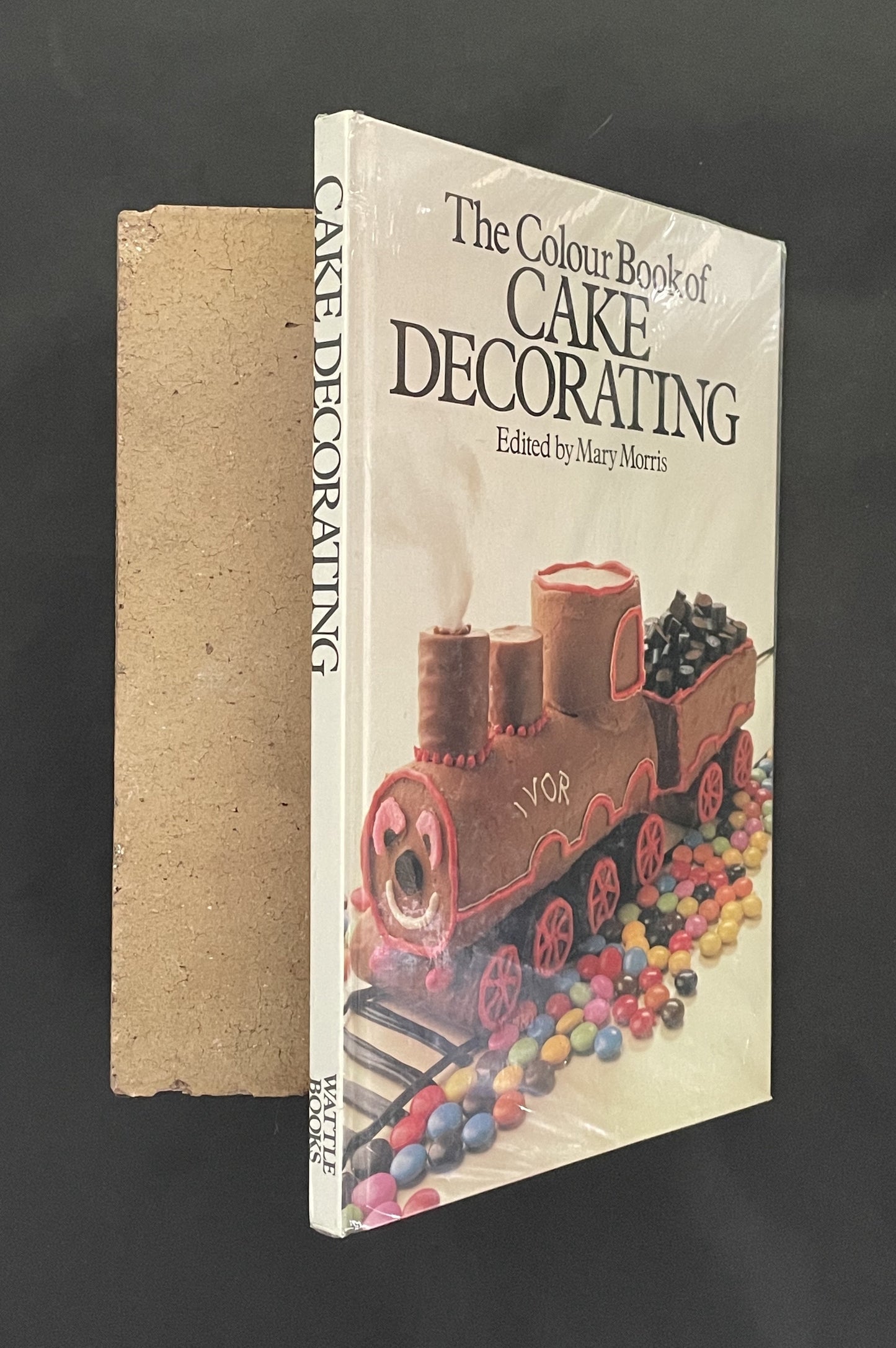 Cake Decorating by Mary Morris