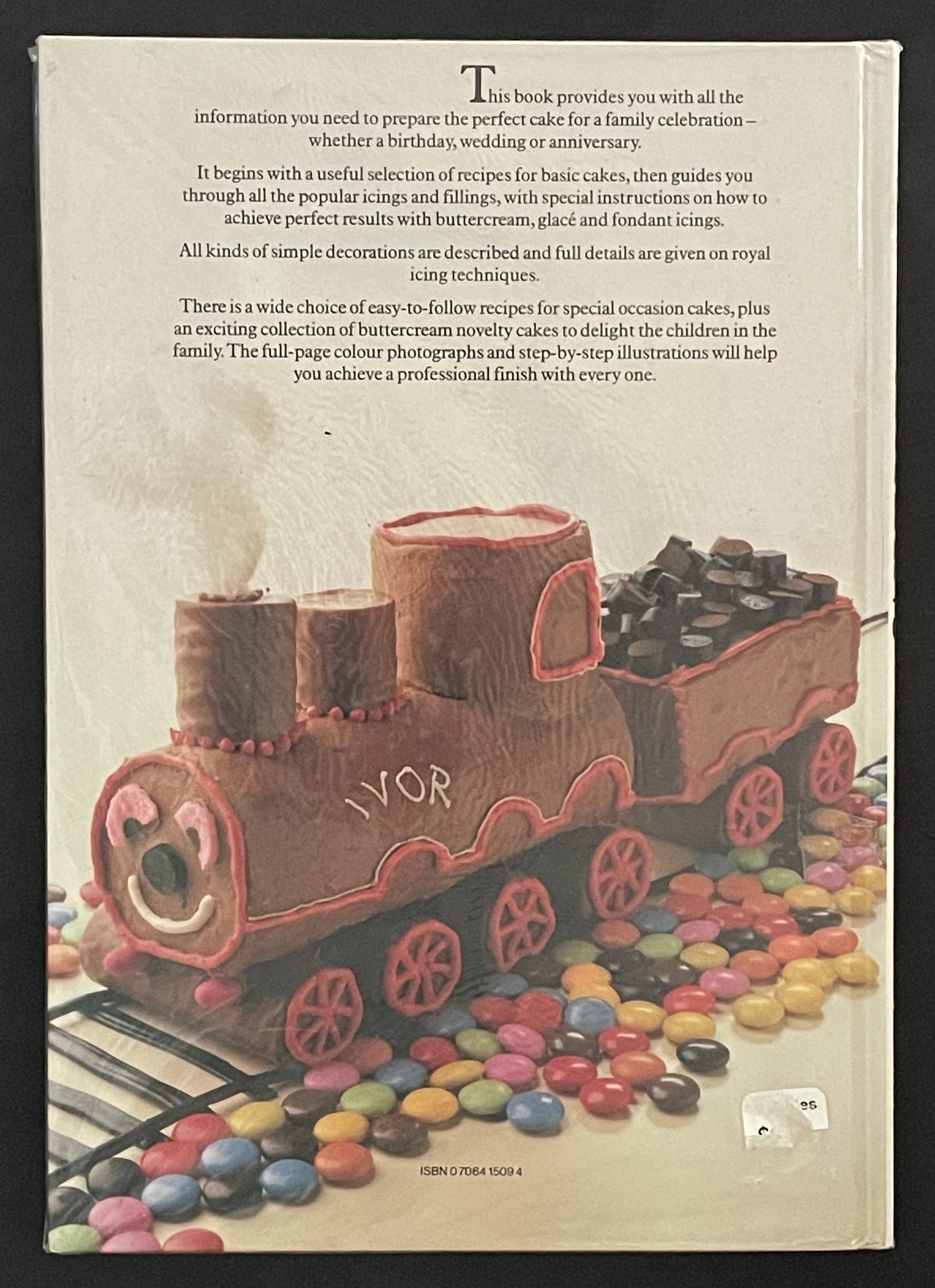 Cake Decorating by Mary Morris