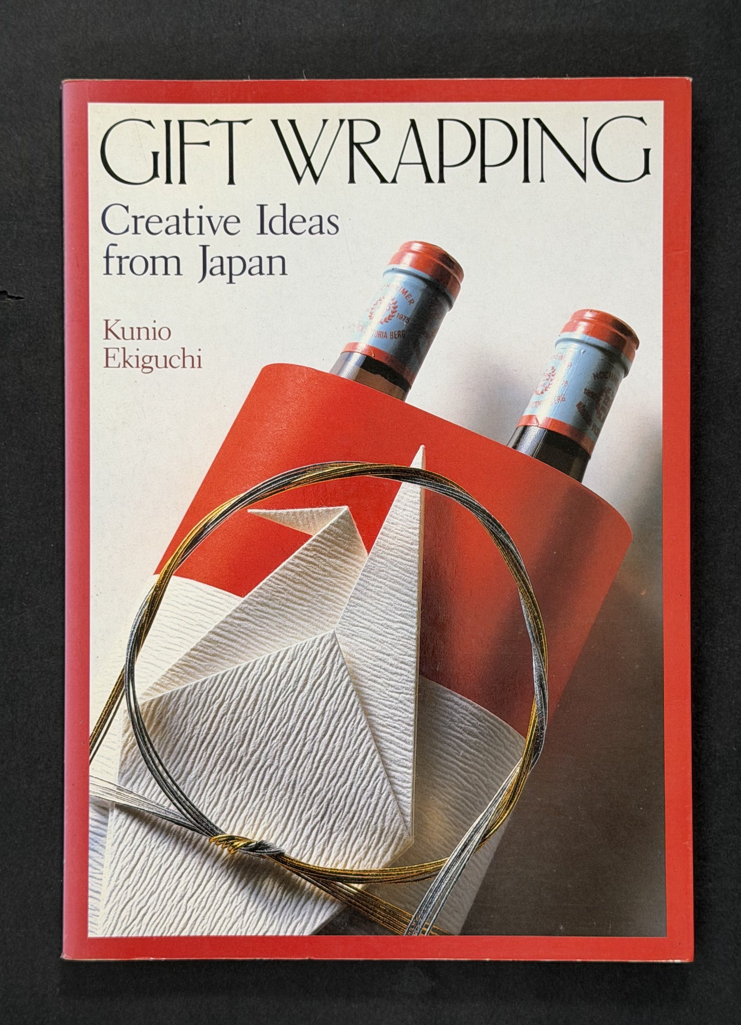 Gift Wrapping by クニオ・エキグチ