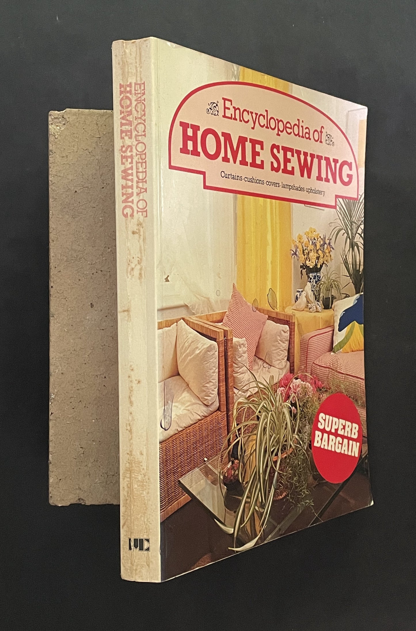 Encyclopedia of Home Sewing by Yvonne Deutch, Linda Cole