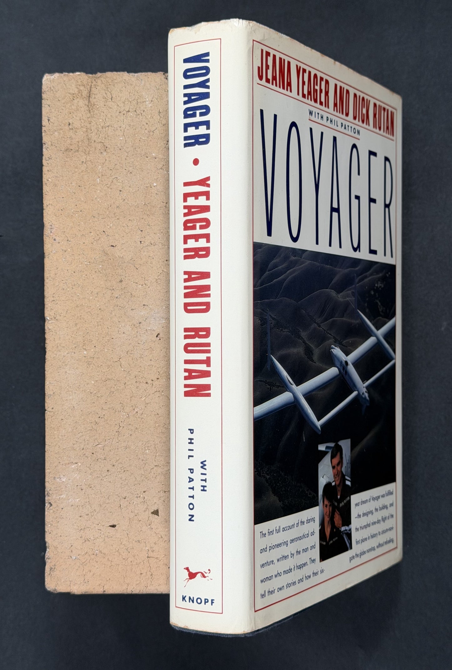 Voyager by Jeana Yeager, Dick Rutan, Phil Patton