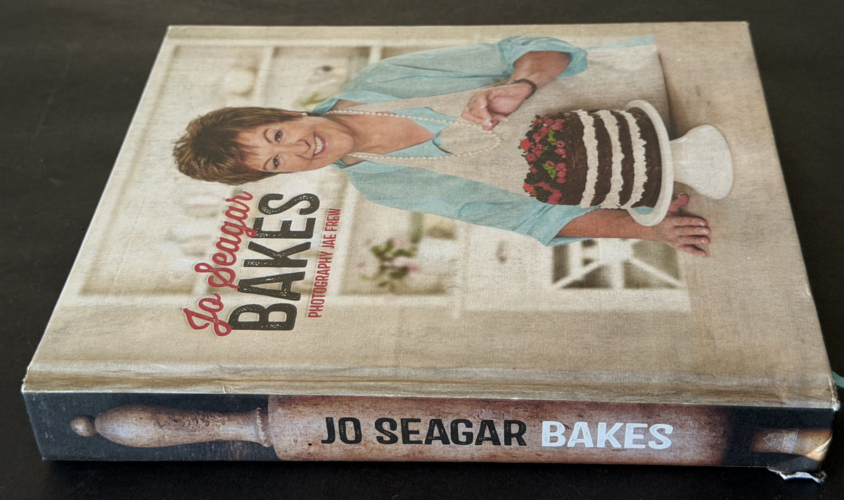 Jo Seagar Bakes by Jo Seagar