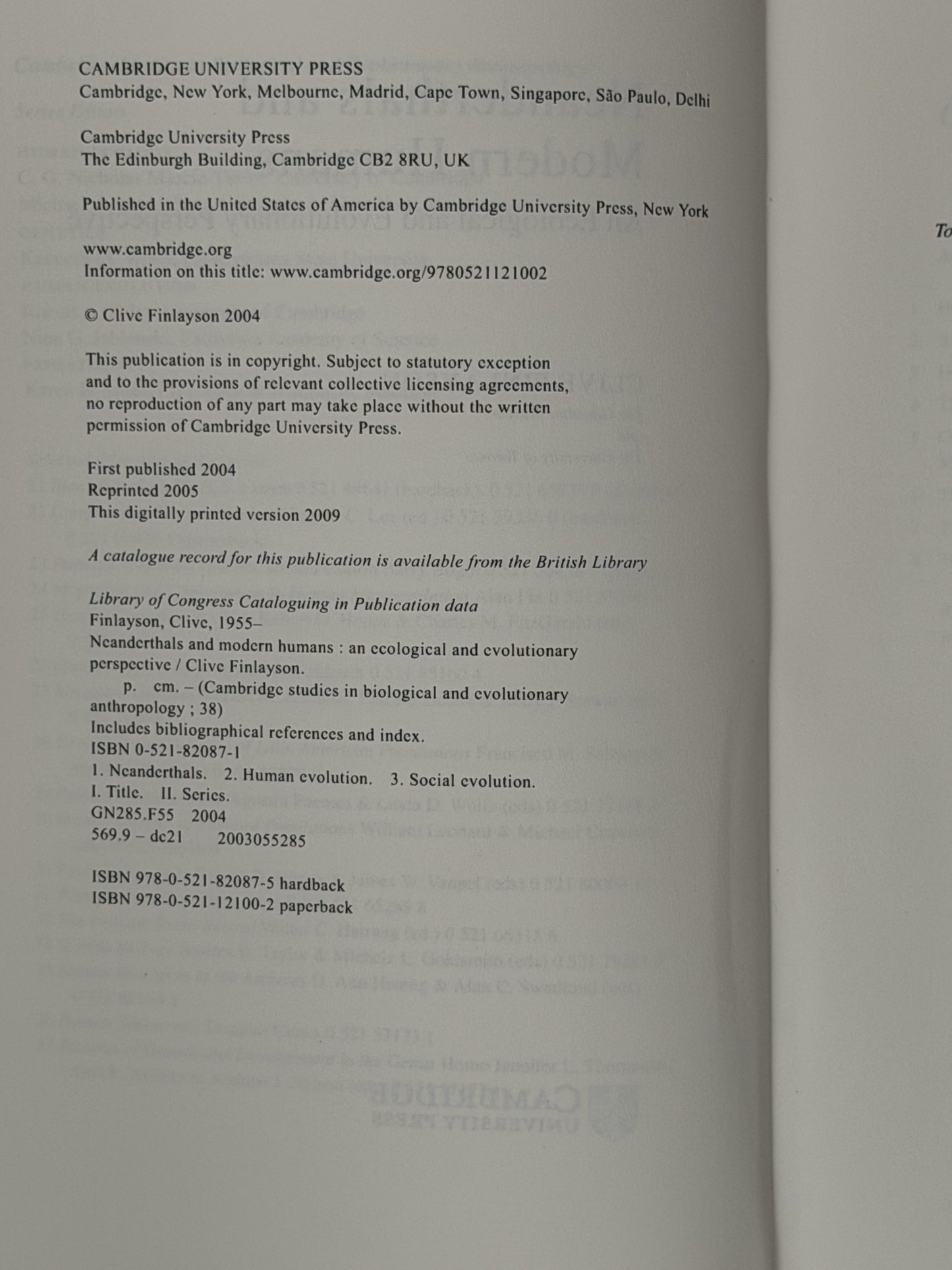 Neanderthals and Modern Humans by Clive Finlayson