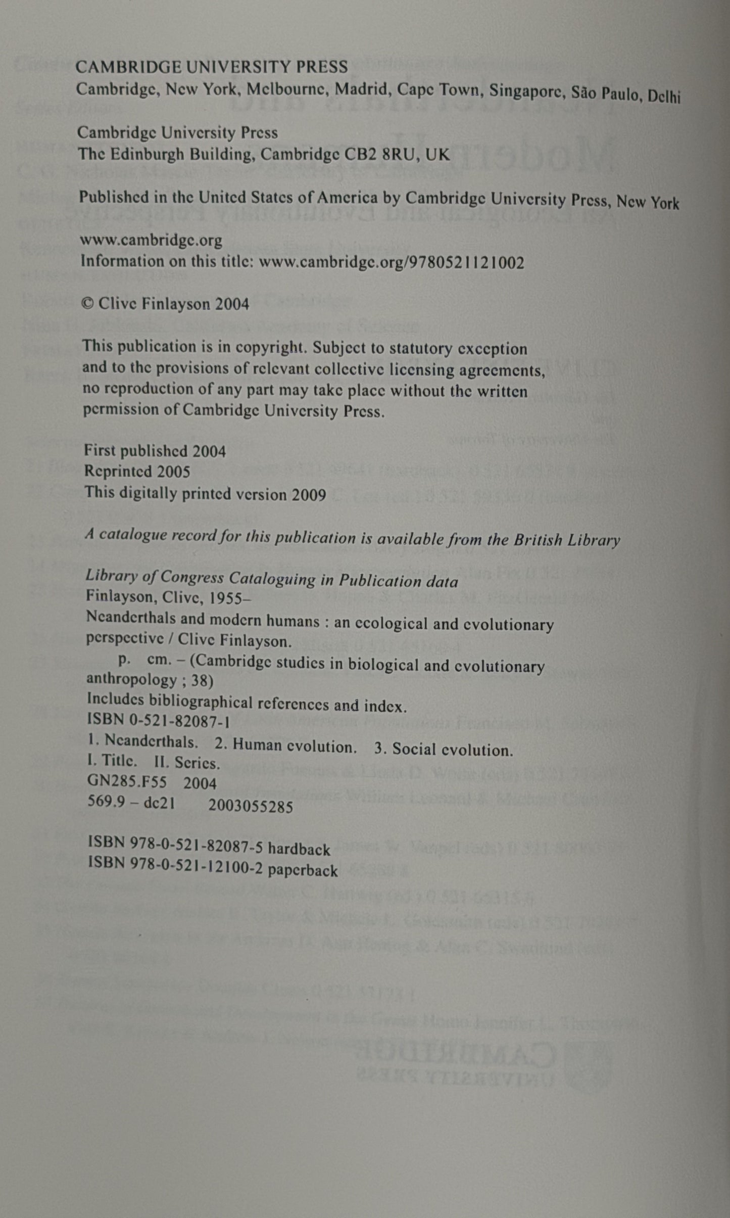 Neanderthals and Modern Humans by Clive Finlayson