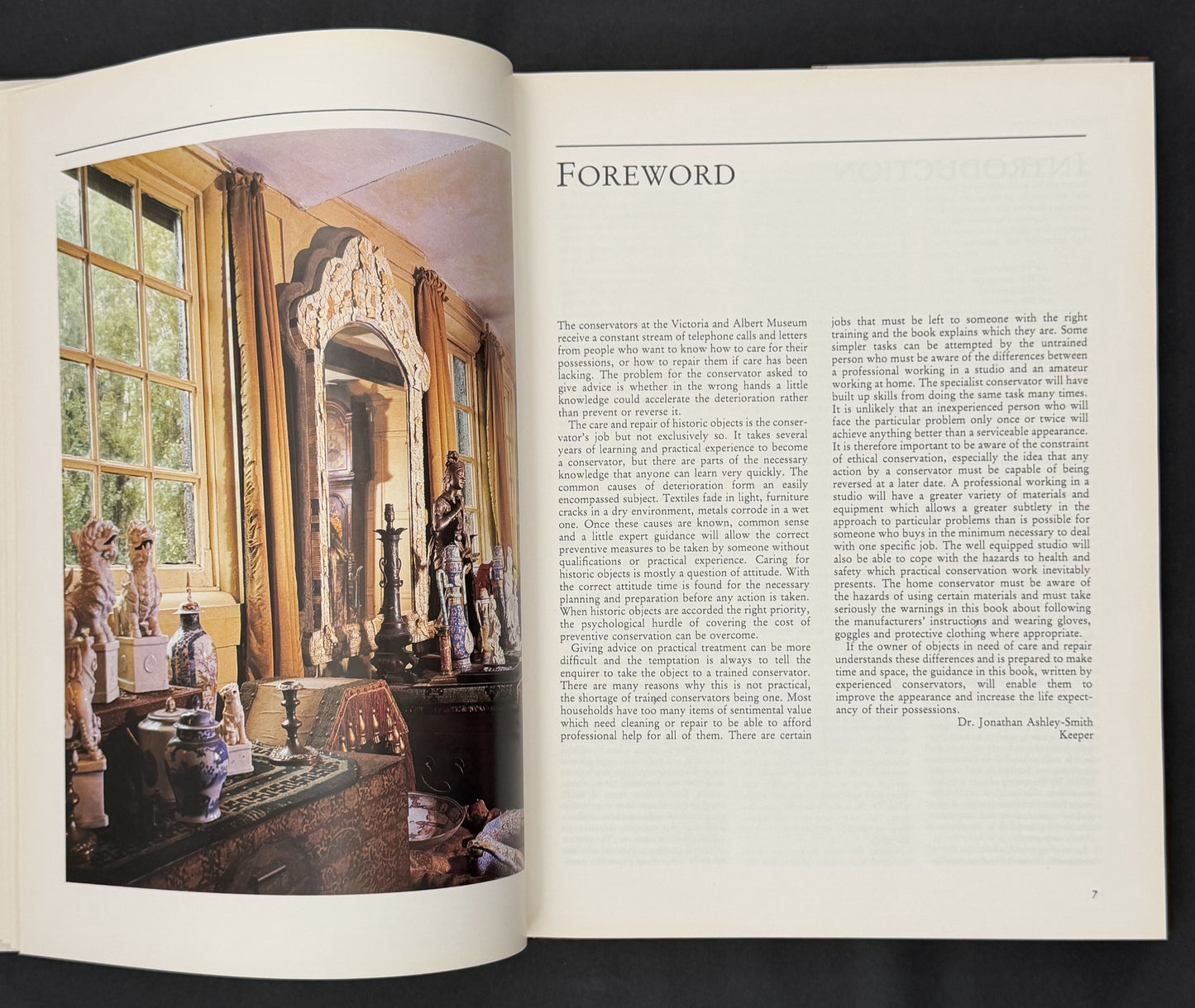 Looking After Antiques by Anna Plowden, Frances Halahan