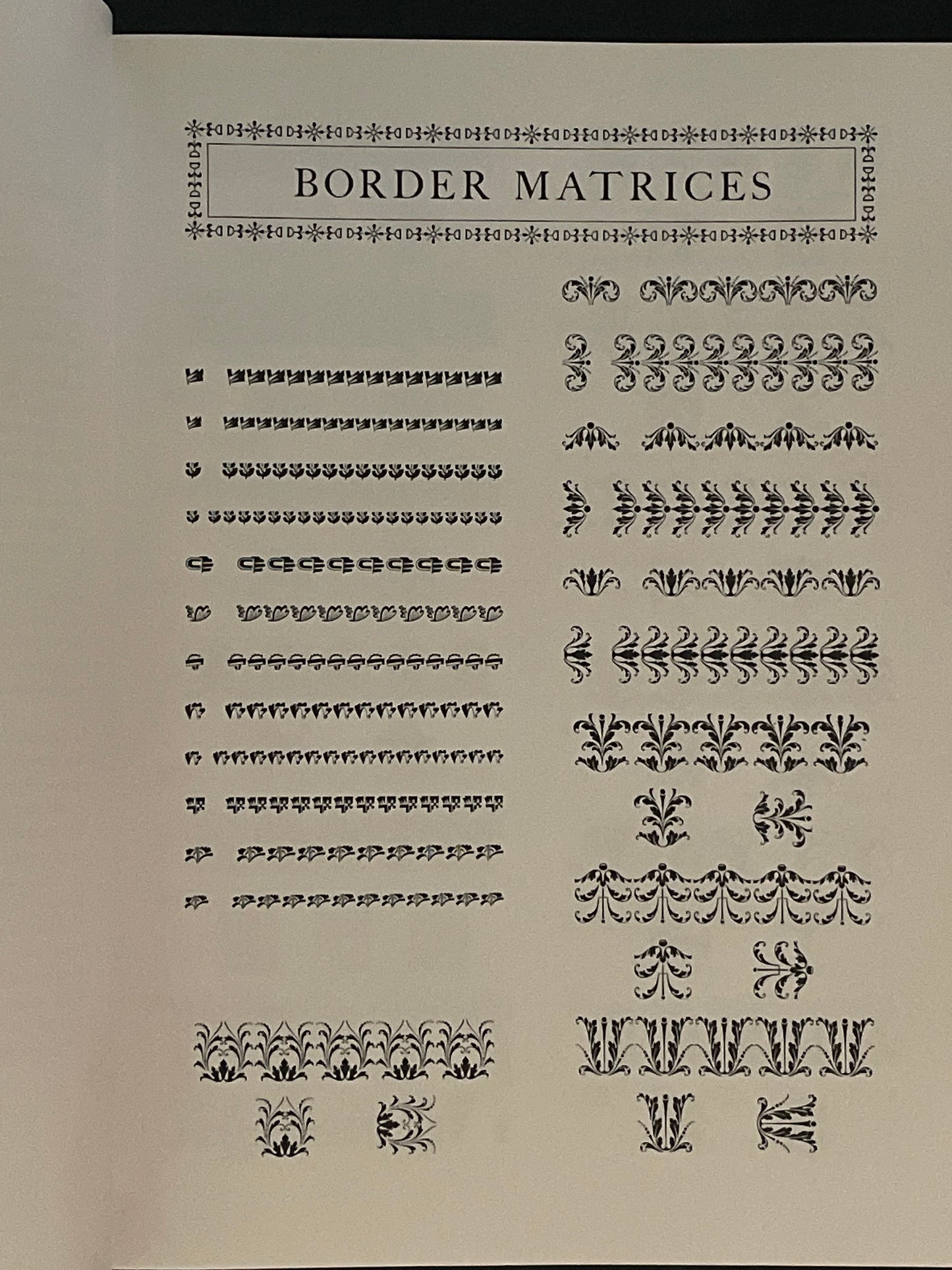 Corner & Border Designs by Pepin Van Roojen