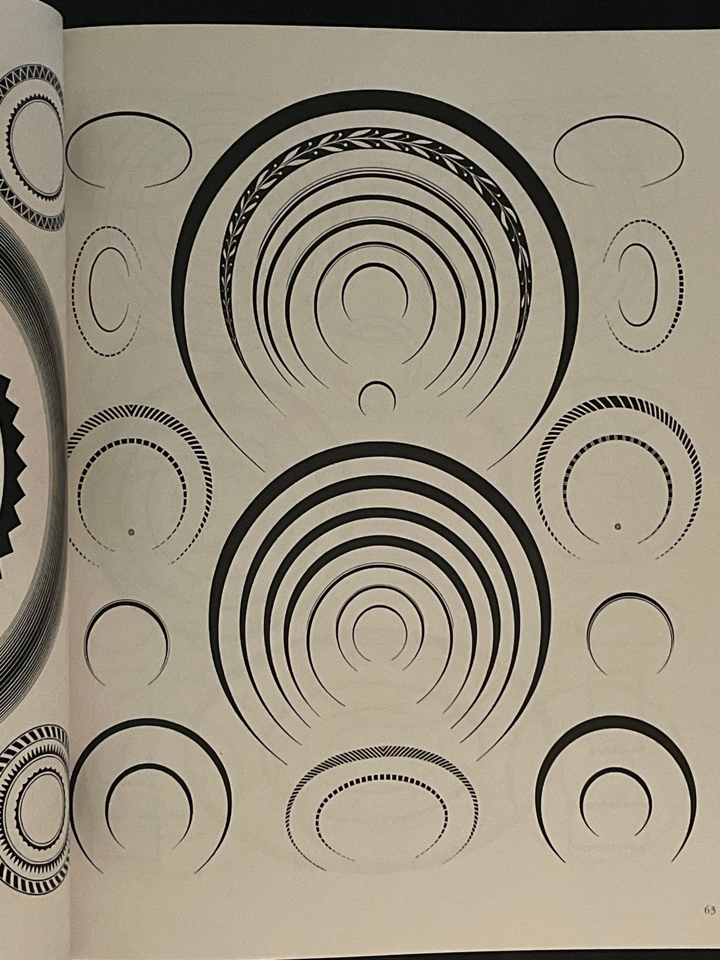 Corner & Border Designs by Pepin Van Roojen