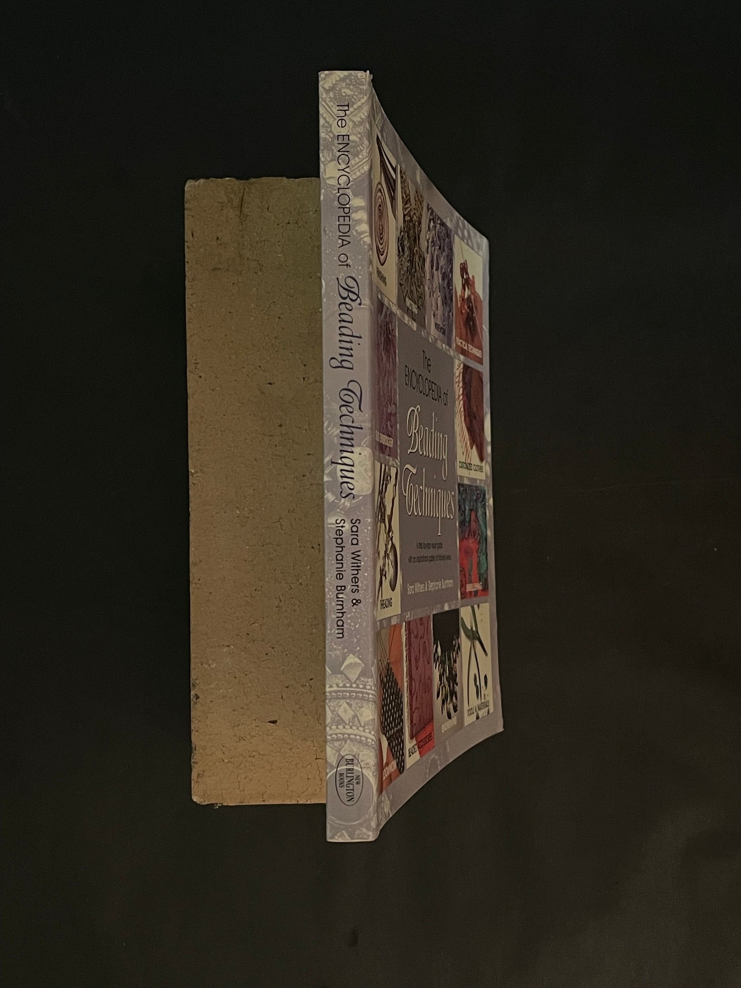 The Encyclopedia of Beading Techniques by Sara Withers, Stephanie Burnham