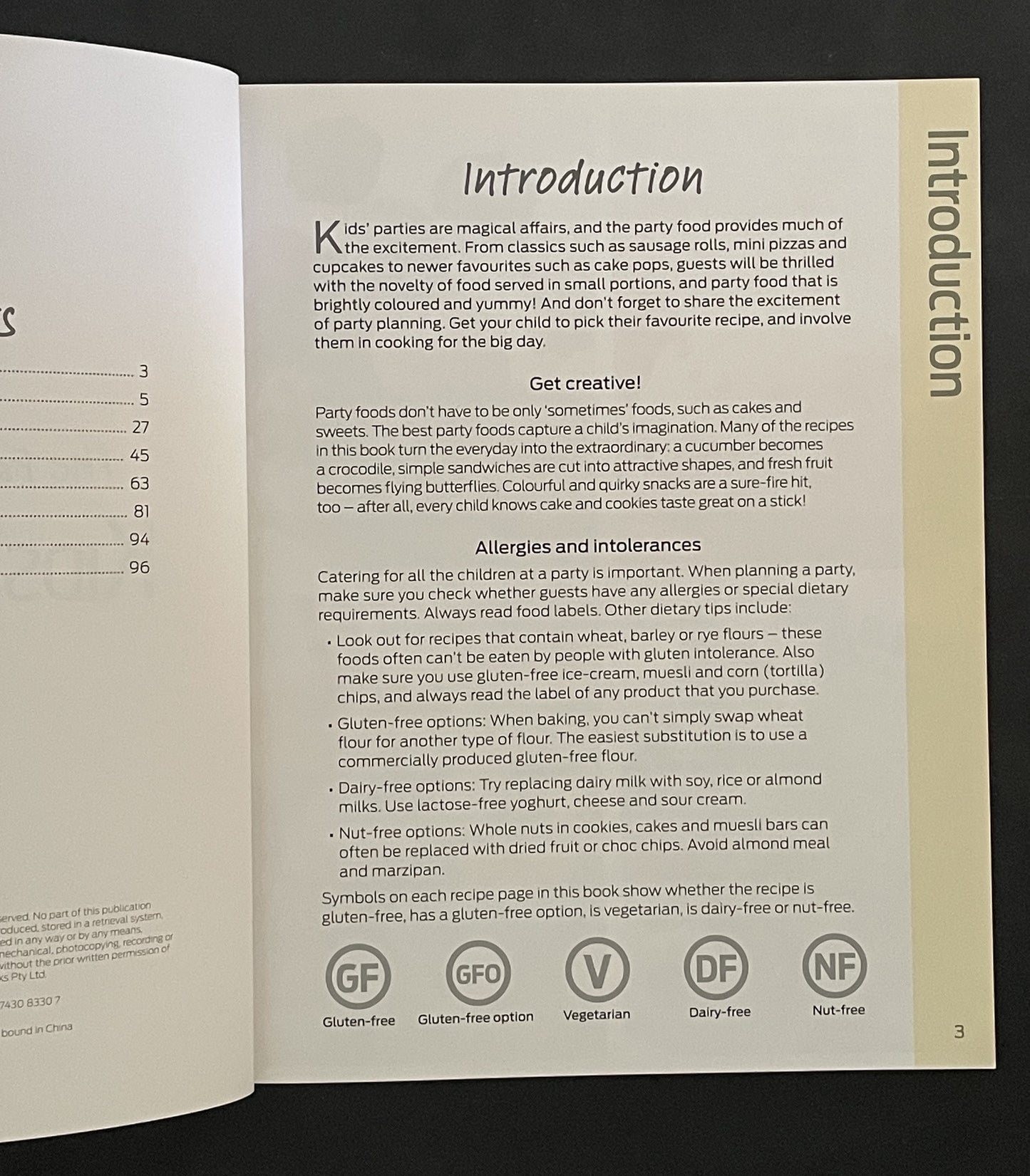 The Family Kitchen by Hinkler Books Pty, Limited