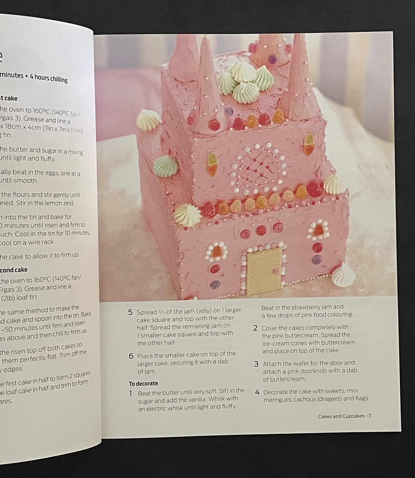 The Family Kitchen by Hinkler Books Pty, Limited