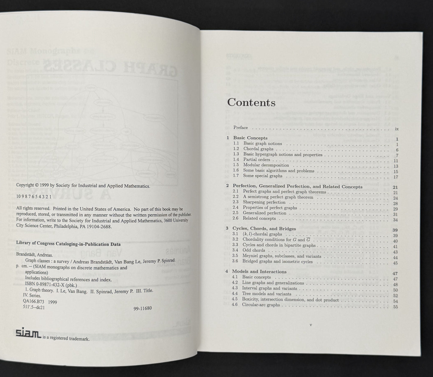 Graph Classes by Andreas Brandstadt, Van Bang Le, Jeremy P. Spinrad