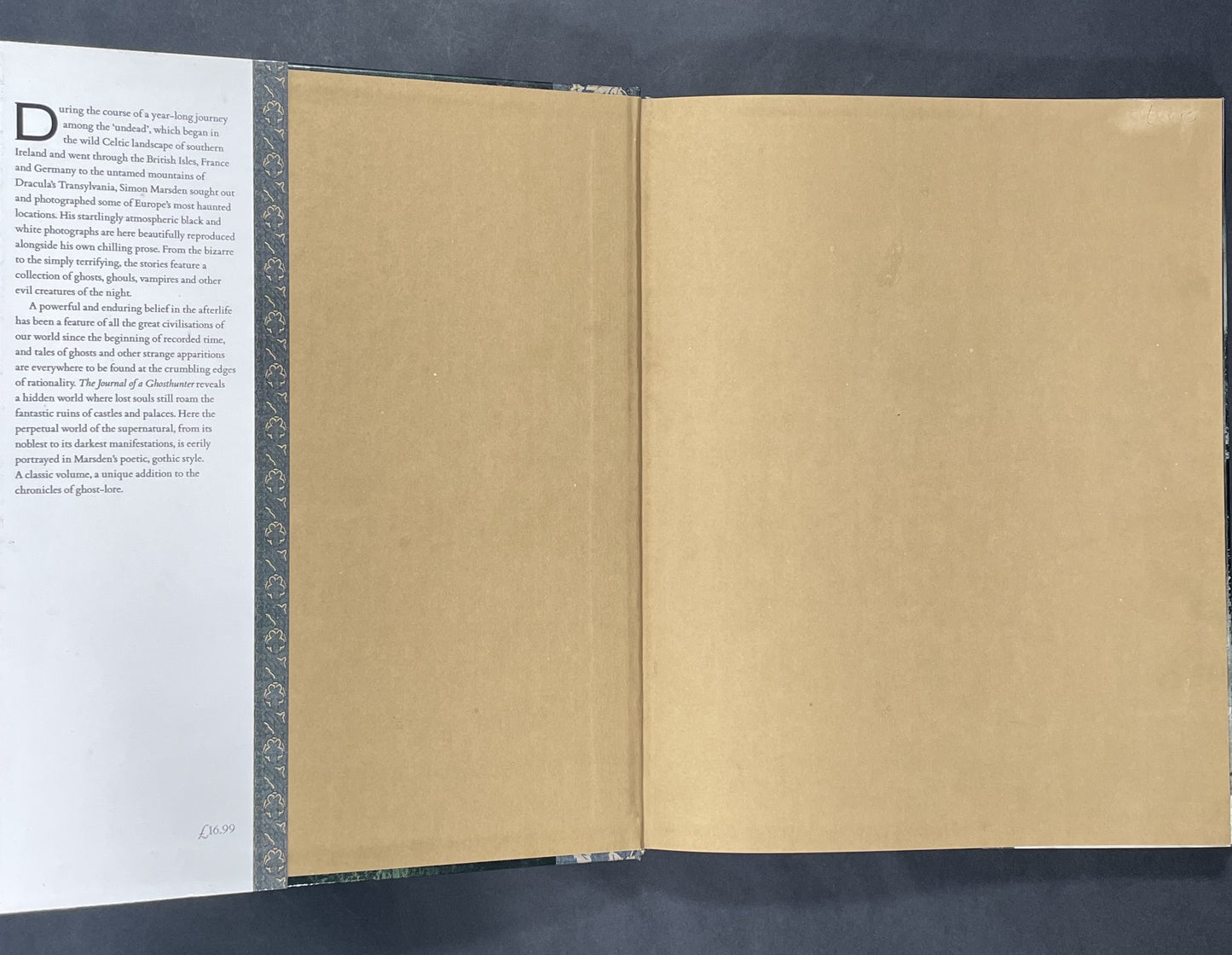 The Journal of a Ghosthunter by Random House, Simon Marsden