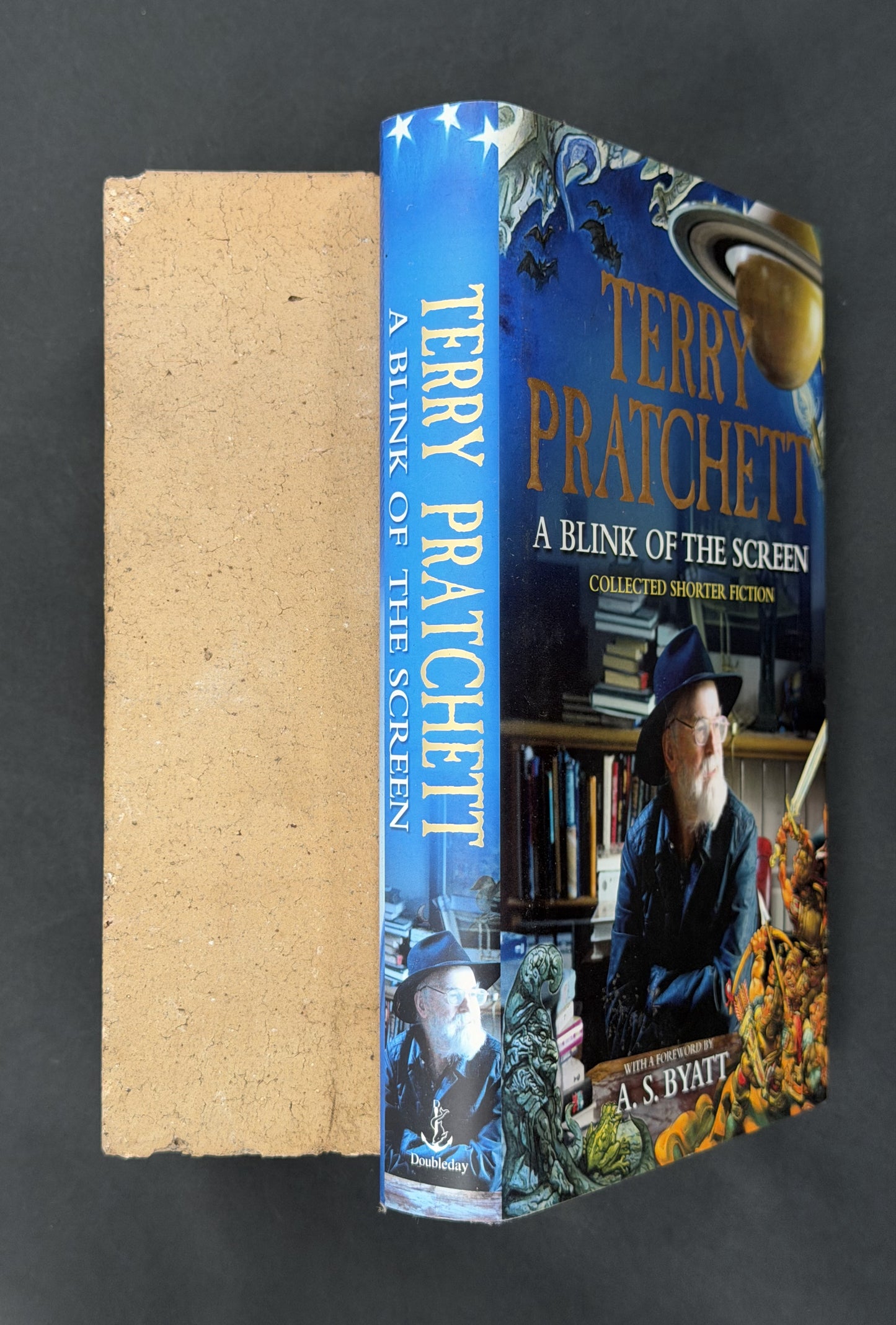 A Blink of the Screen by Terry Pratchett