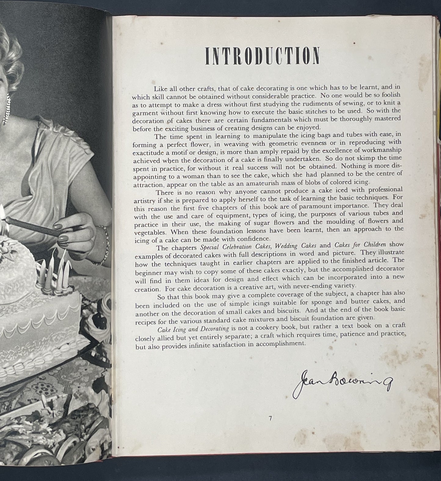 Cake Icing and Decorating by Jean Bowring