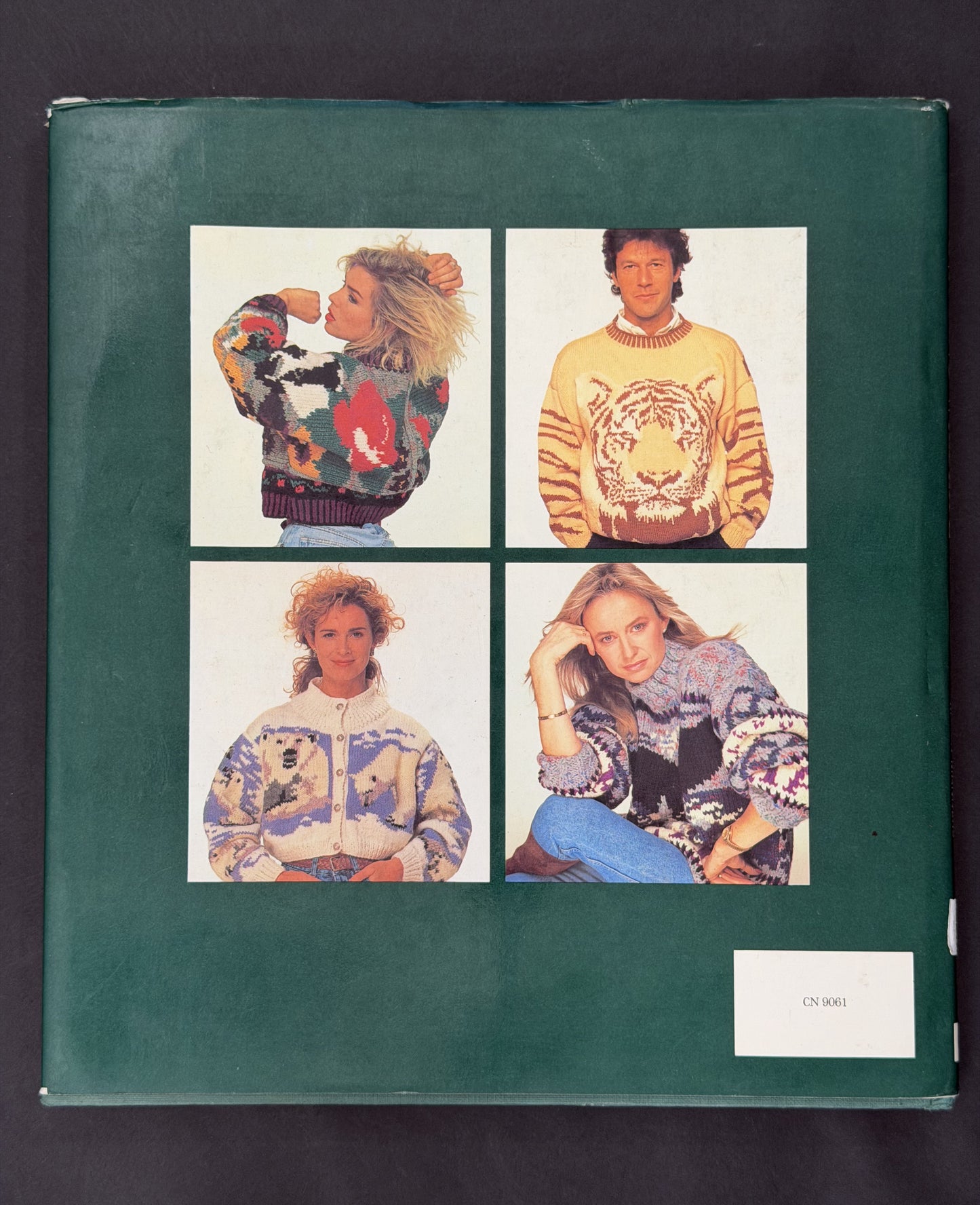 Knitting Wildlife by Ruth Herring and Karen Manners