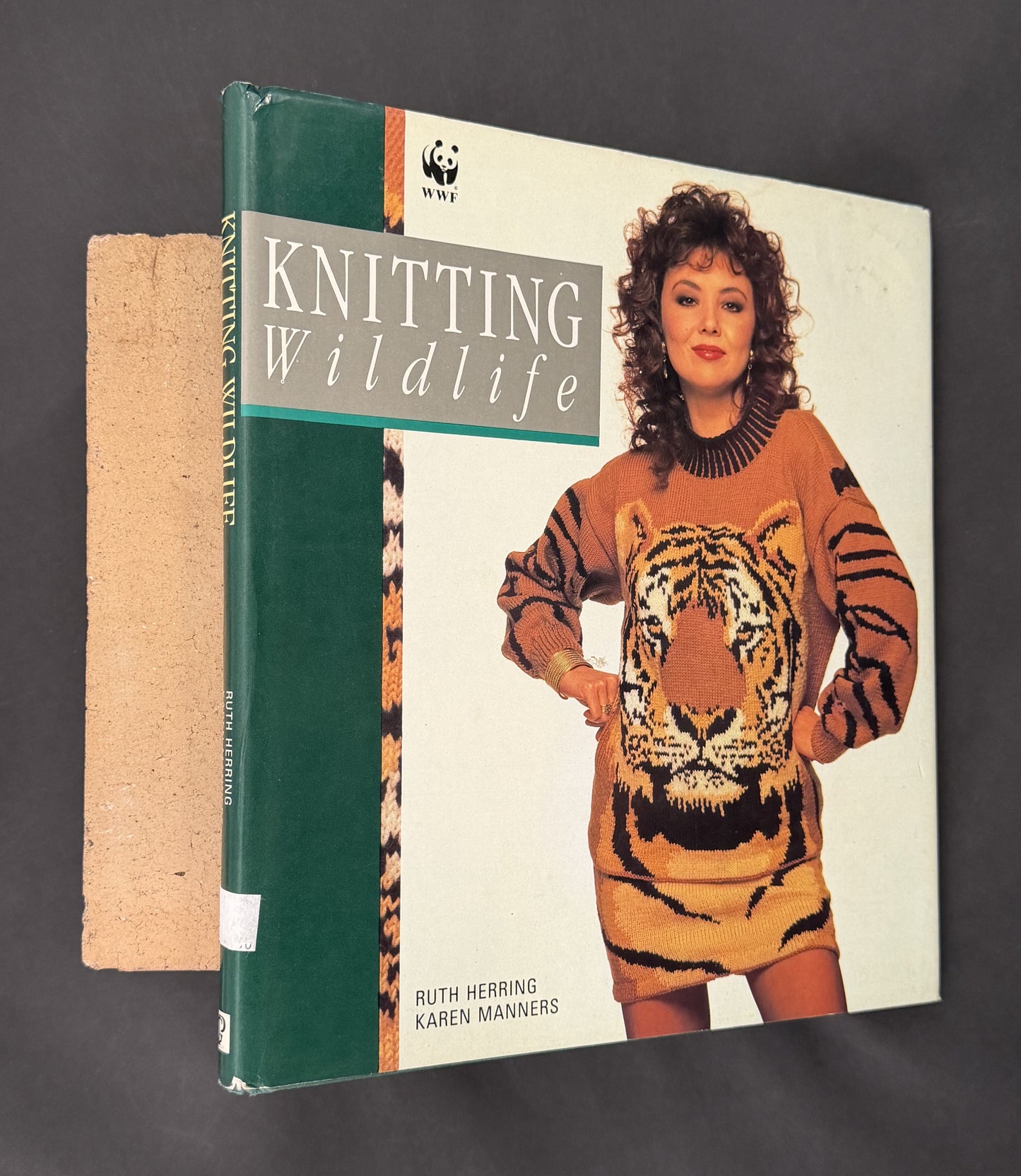 Knitting Wildlife by Ruth Herring and Karen Manners