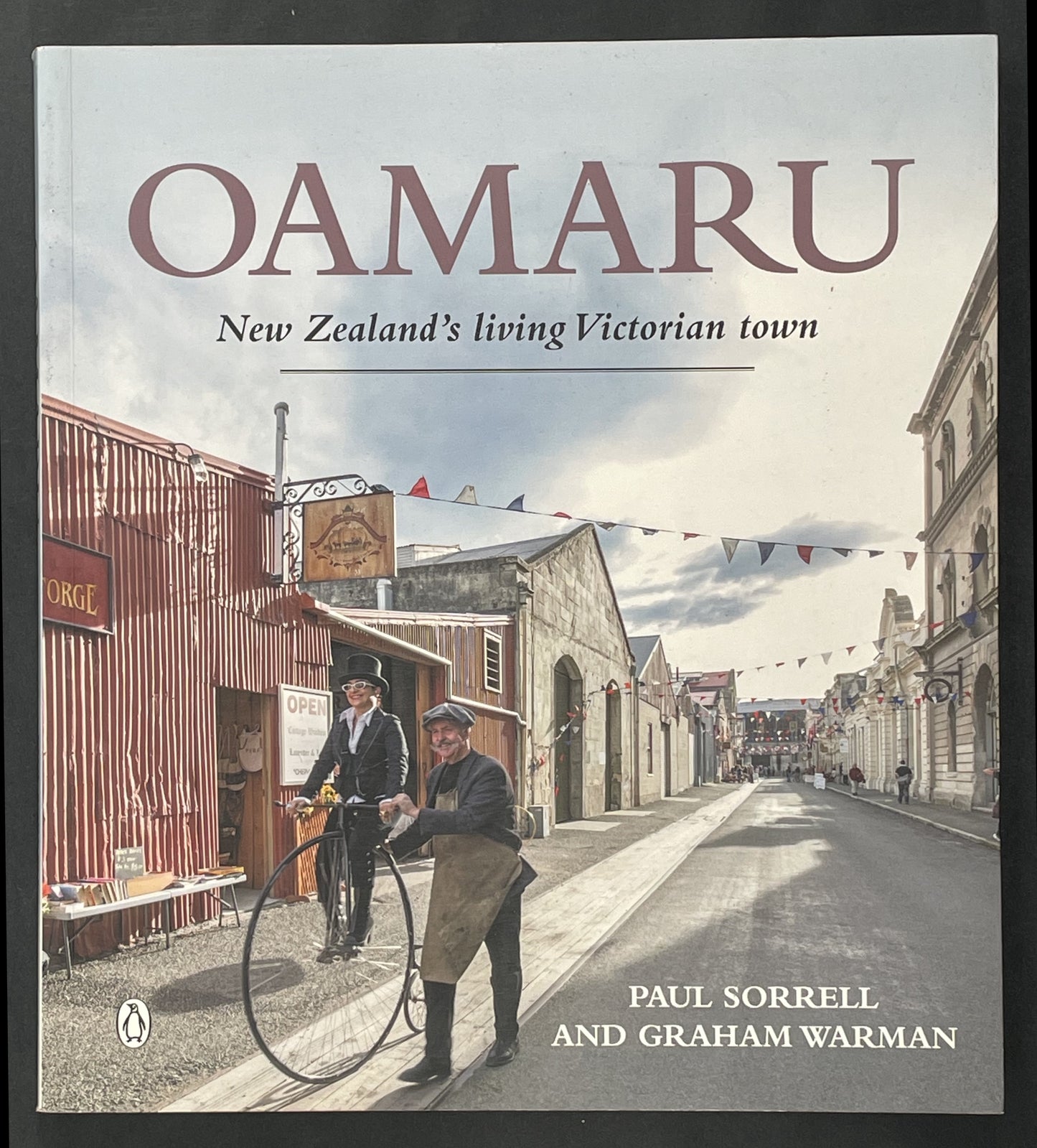 Oamaru by Paul Sorrell, Graham Warman
