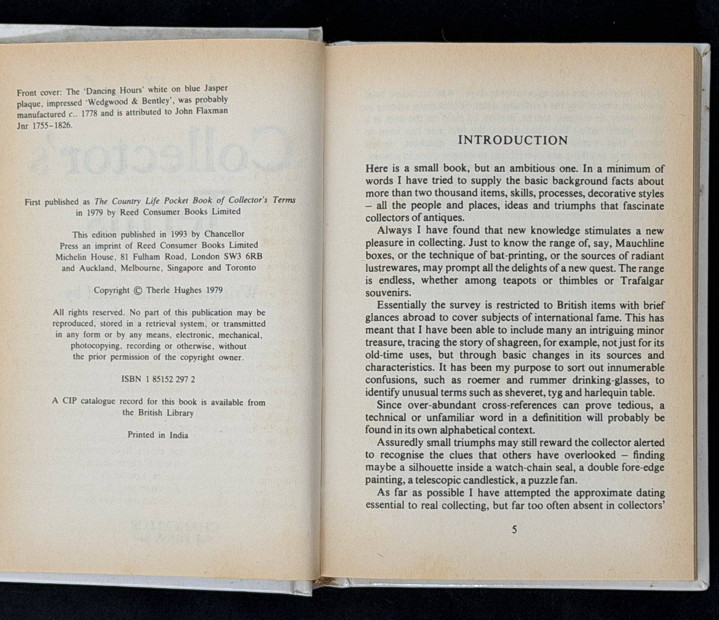 A-Z of Collector's Terms by Therle Hughes