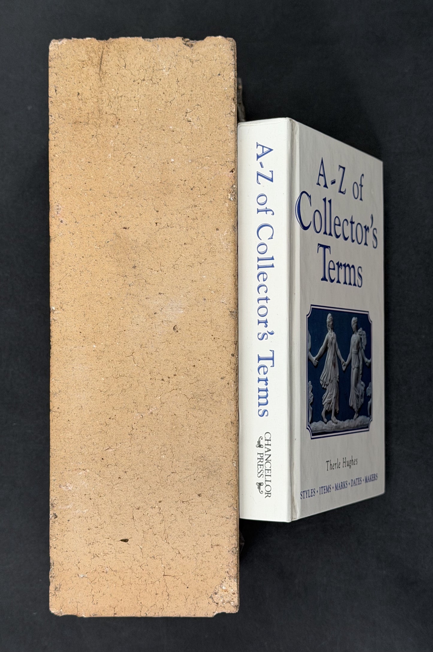 A-Z of Collector's Terms by Therle Hughes