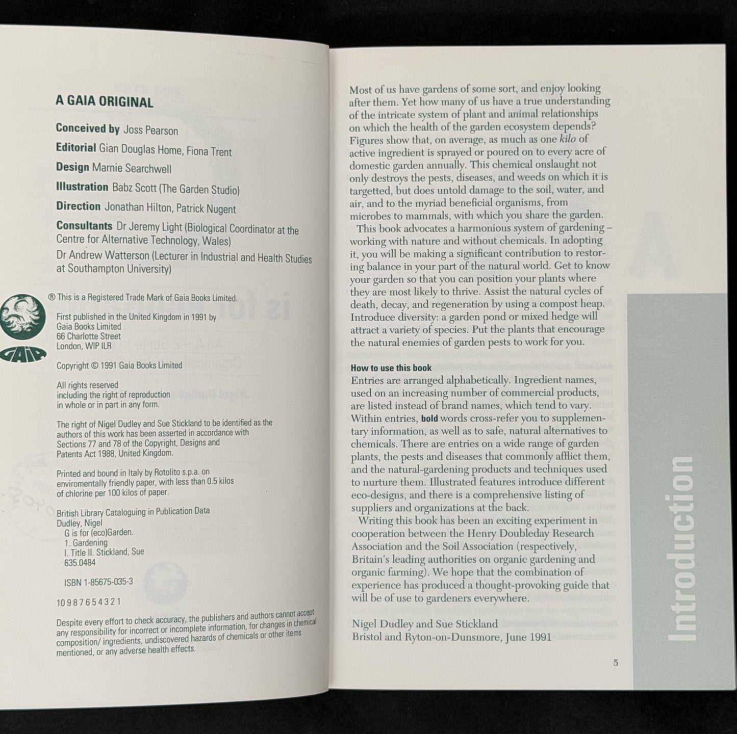 G is for EcoGarden by Nigel Dudley, Sue Stickland