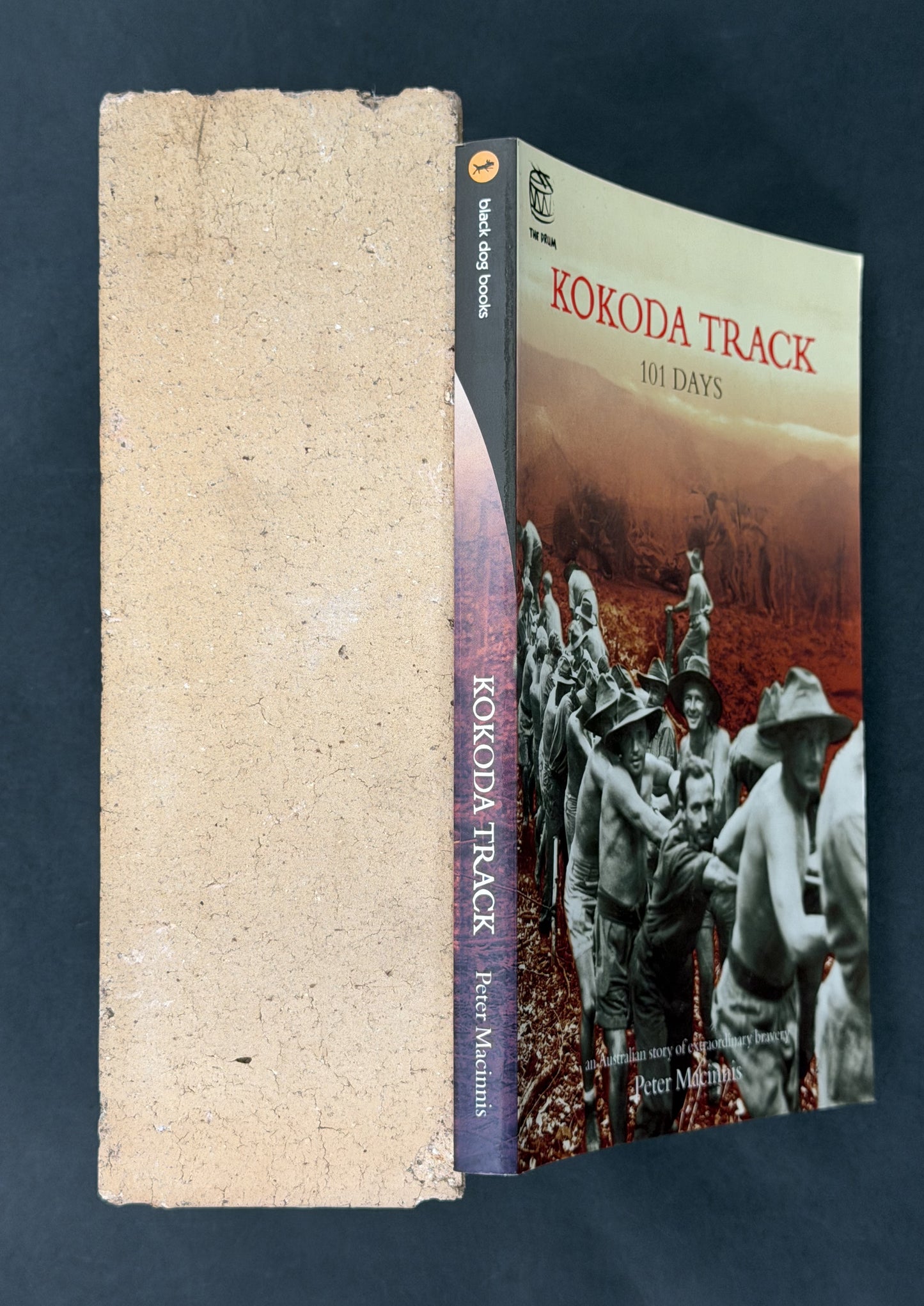 Kokoda Track by Peter Macinnis