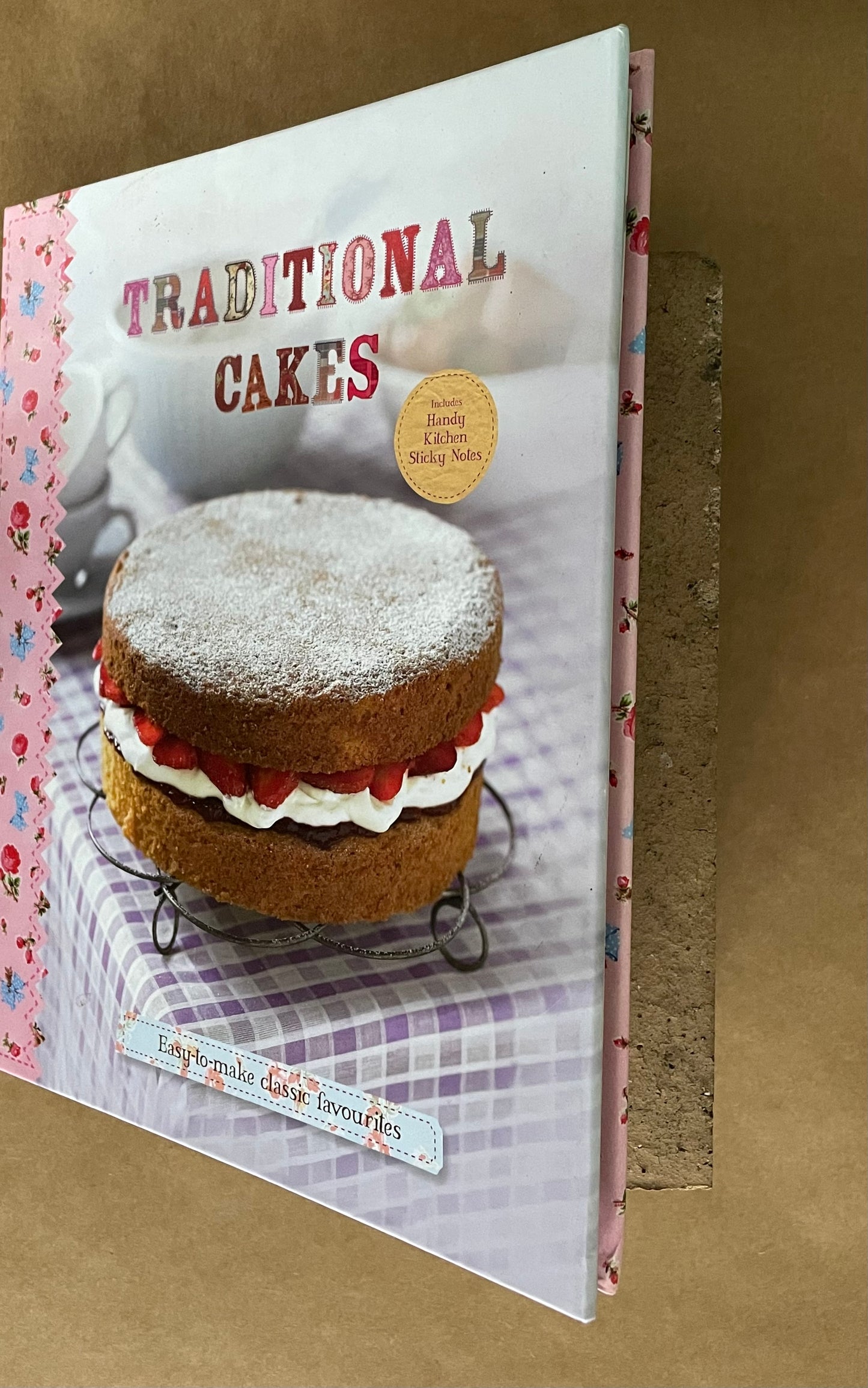 Traditional Cakes by Parragon Book Service Limited