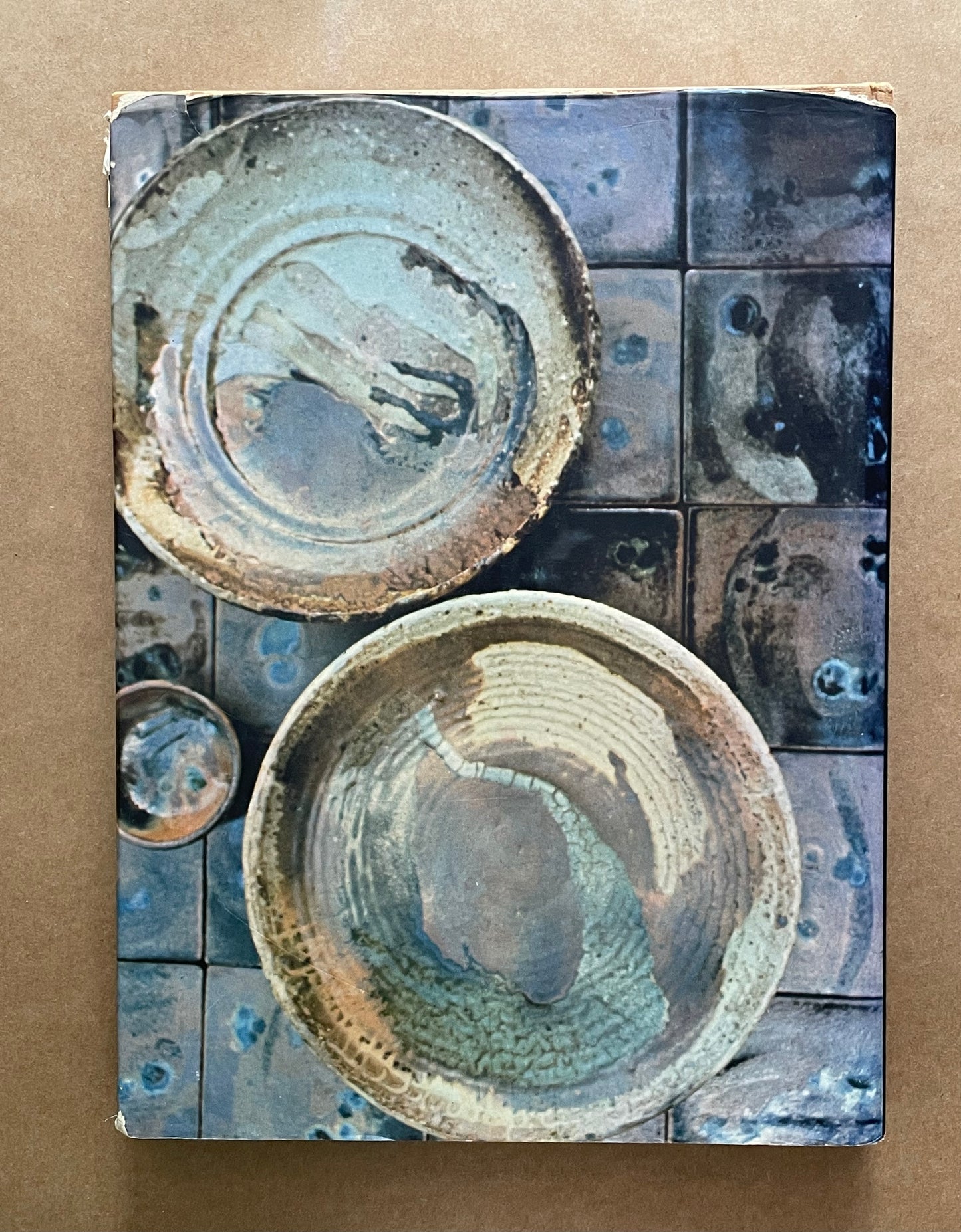 The Australian Pottery Book by Harry Memmott