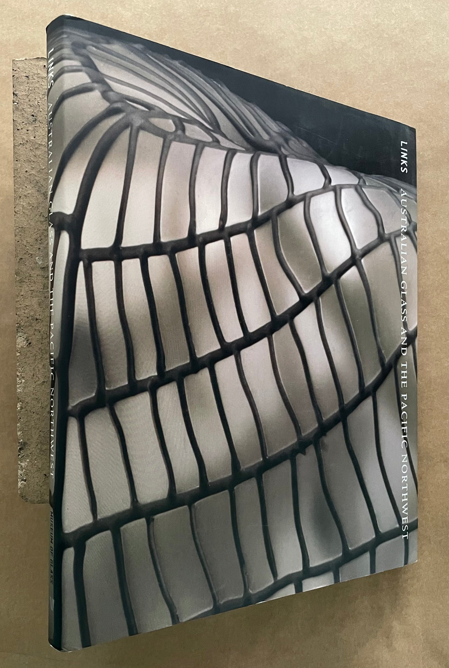 LINKS AUSTRALIAN GLASS AND THE PACIFIC NORTHWEST by Various Authors