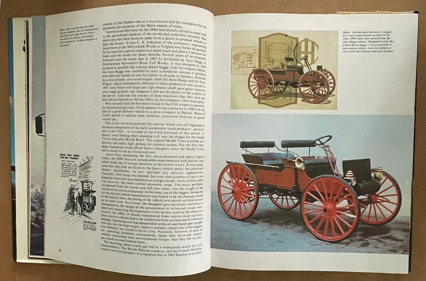 The Pictorial History of Trucks by Eric Gibbins, Graeme Ewens